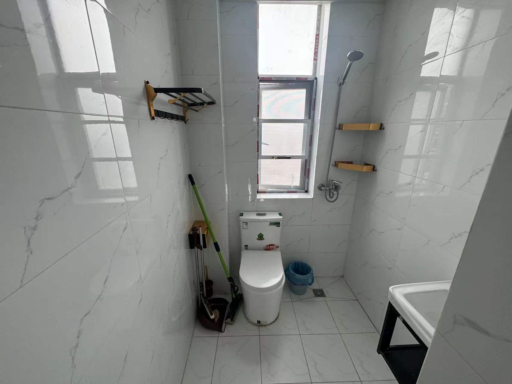 青年路新村 1室1厅1卫 37m&sup2;