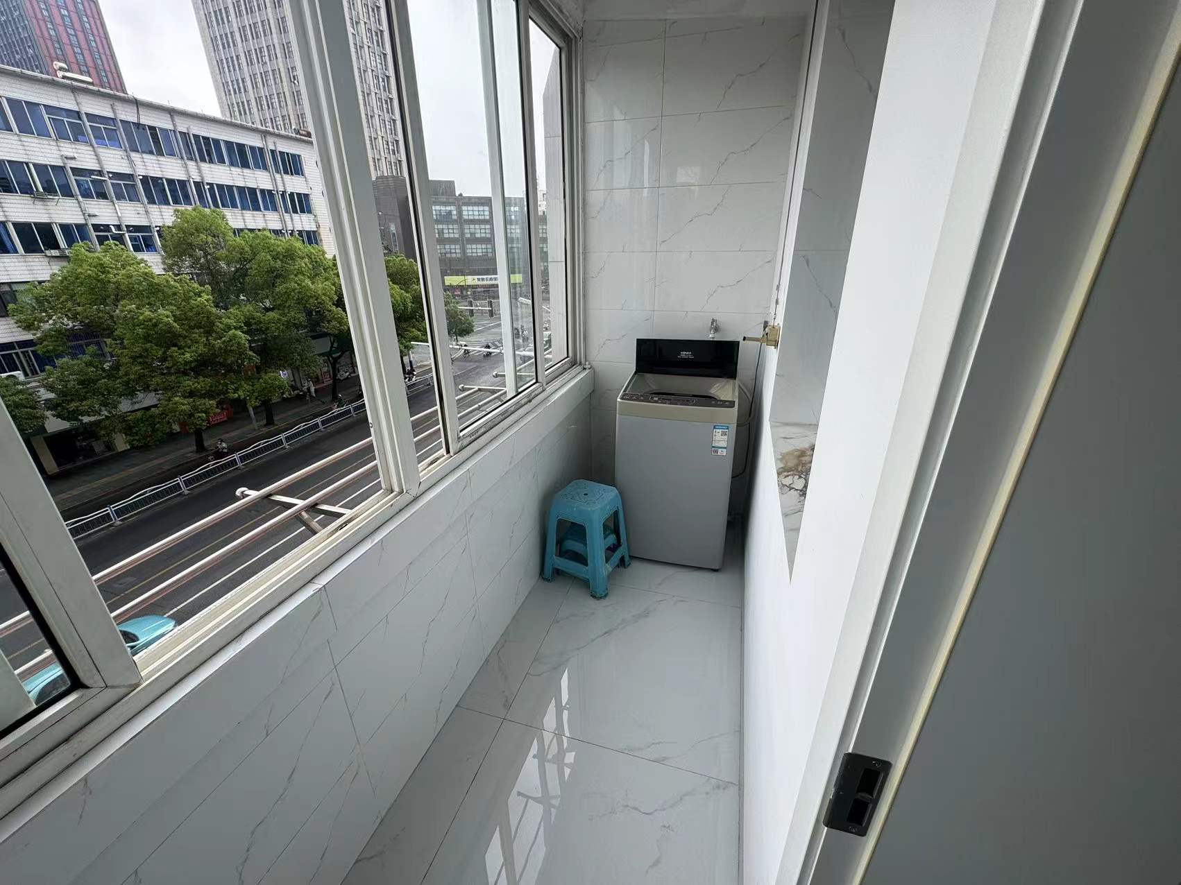 青年路新村 1室1厅1卫 37m&sup2;