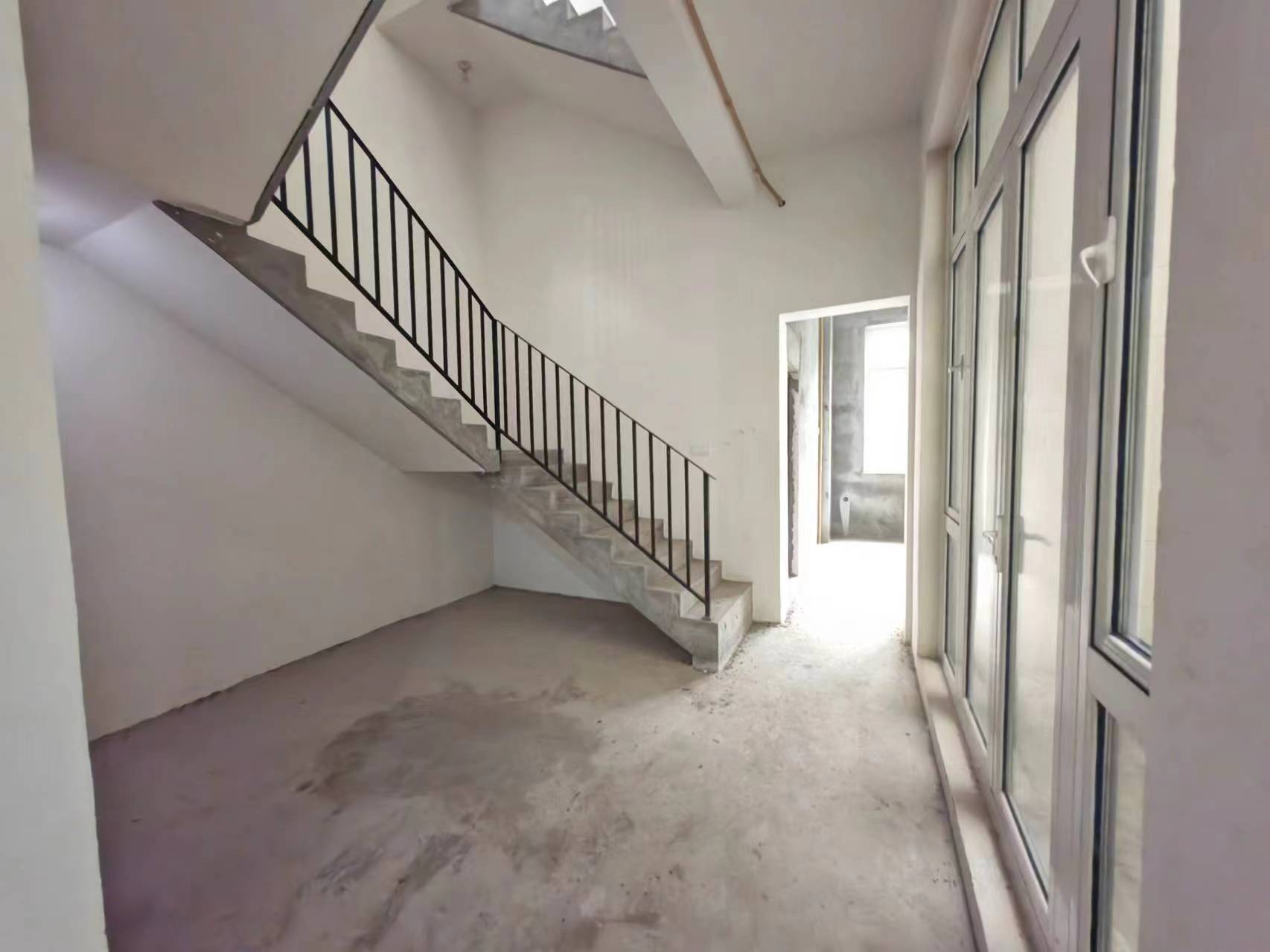 顺发御园 4室2厅3卫 250.00m²