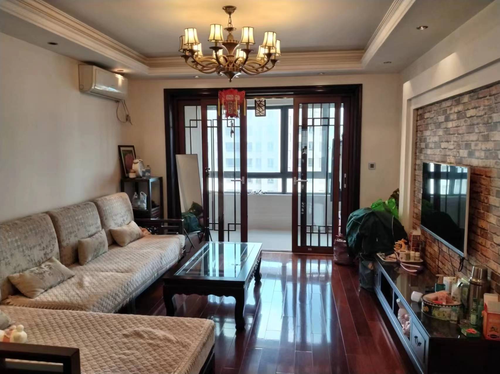 景华城 3室2厅2卫 133m²