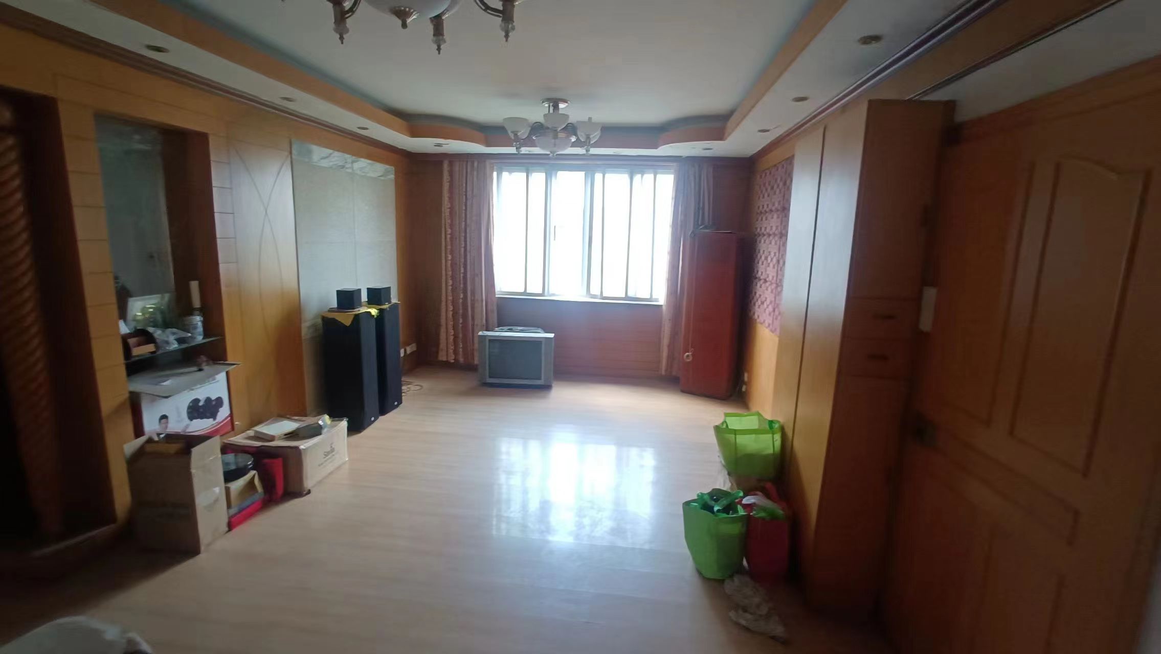 光明东村 3室2厅1卫 118m&sup2;