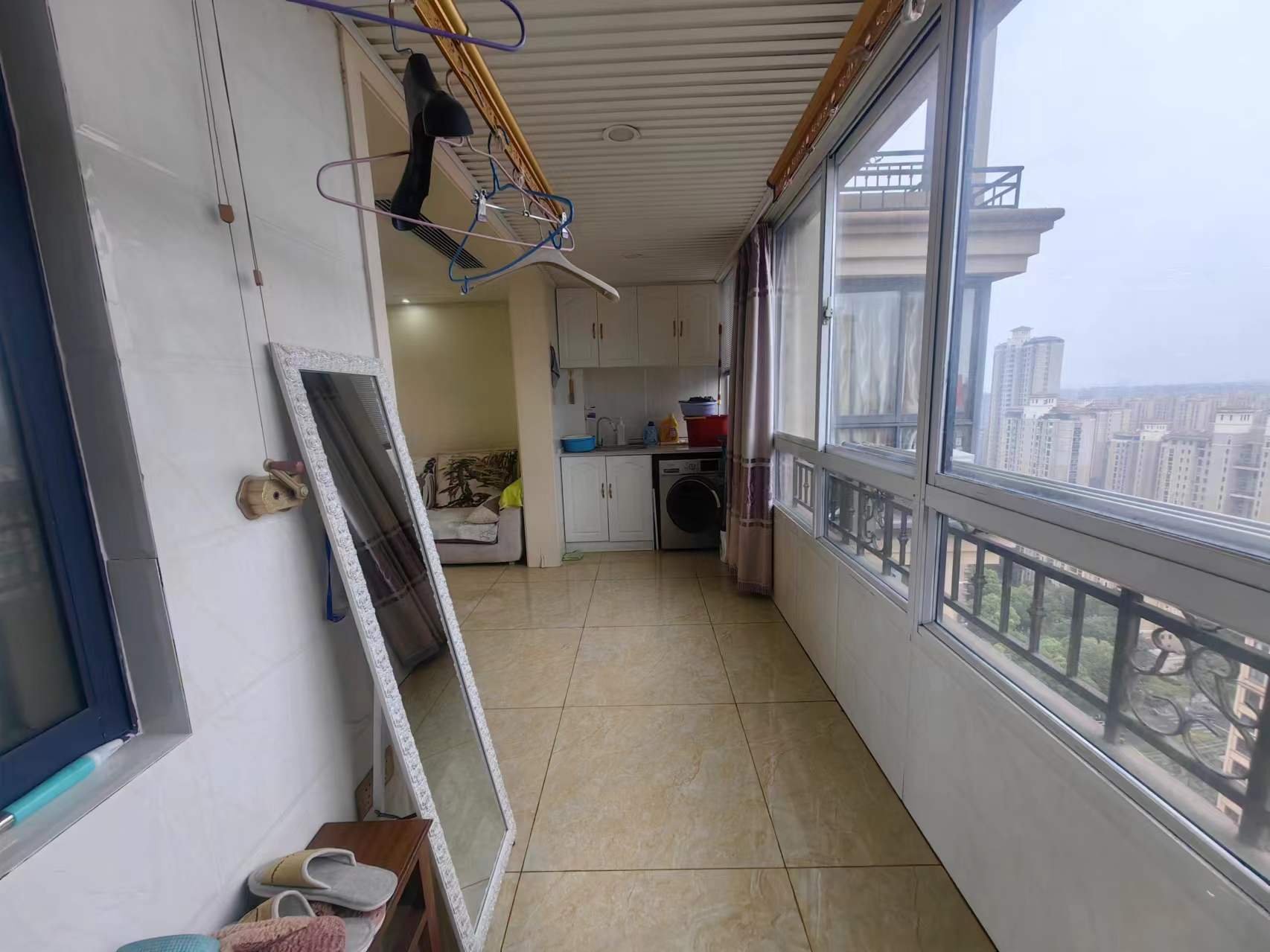冠城大通棕榈湾 3室2厅1卫 120.94m&sup2;