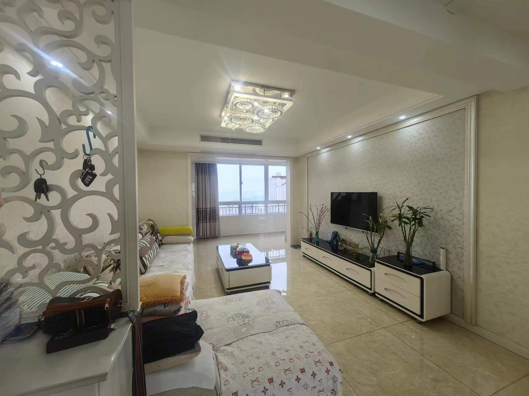 冠城大通棕榈湾 3室2厅1卫 120.94m&sup2;
