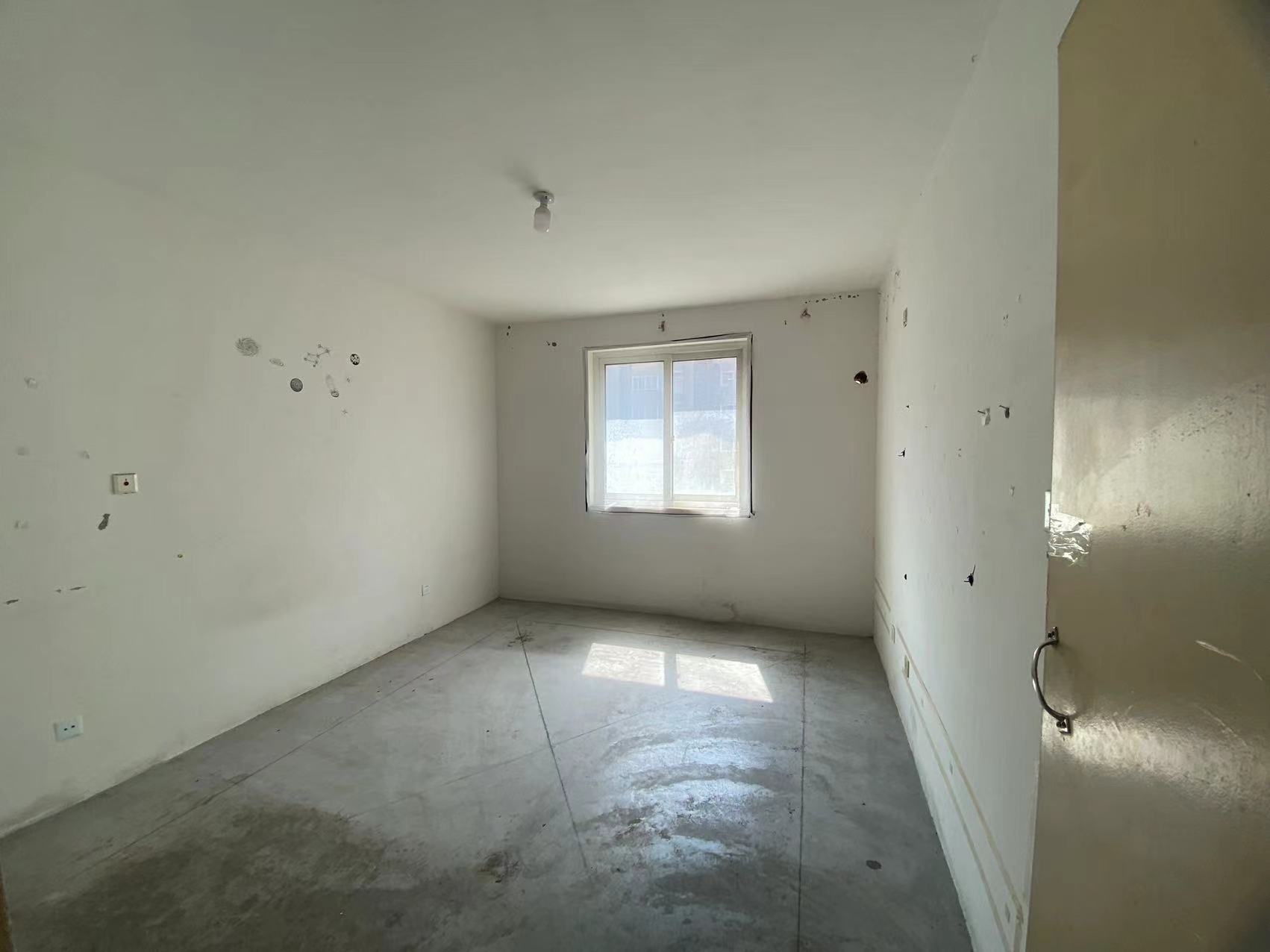 景和花苑 3室2厅1卫 146m&sup2;