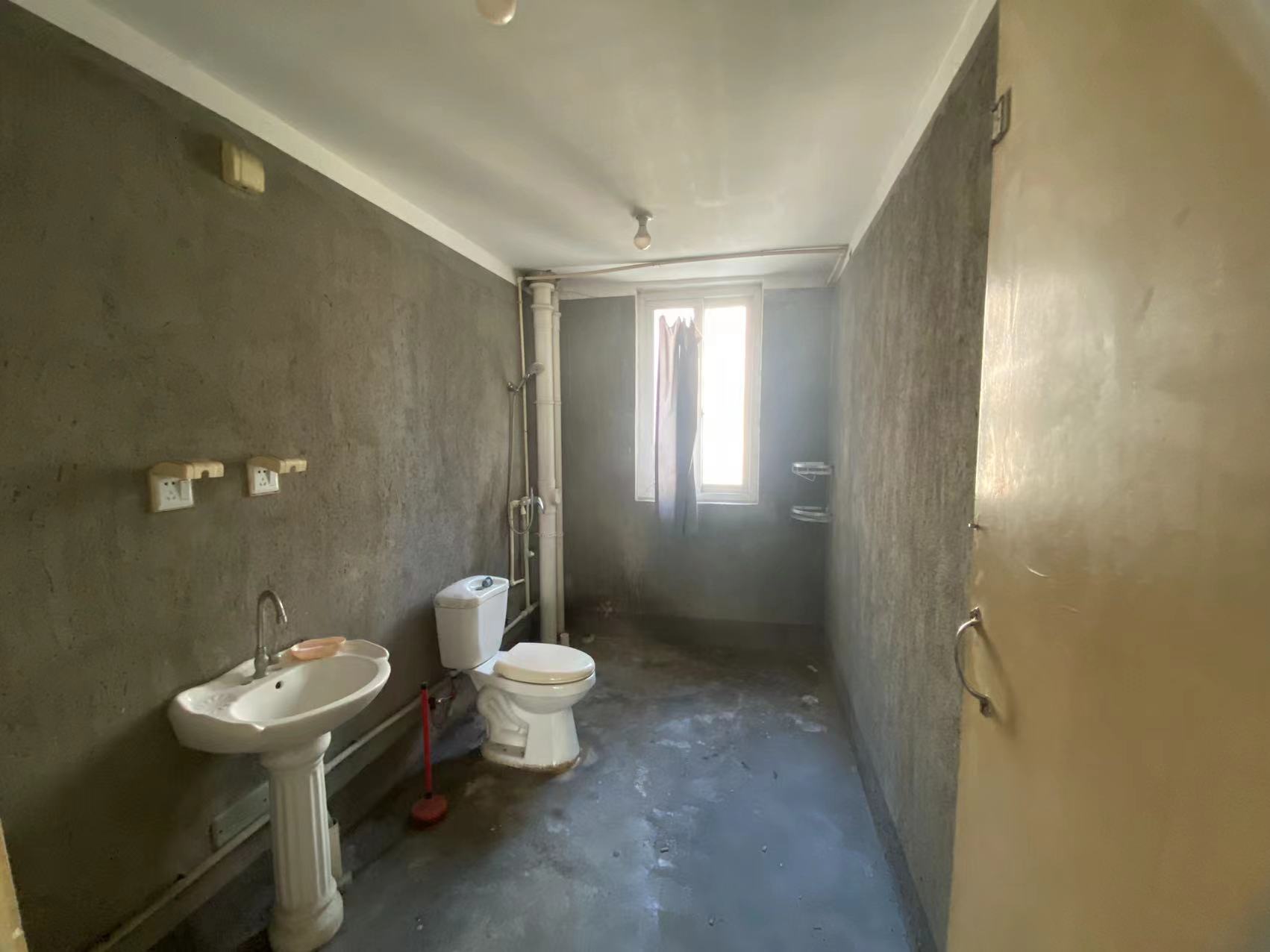 景和花苑 3室2厅1卫 146m&sup2;