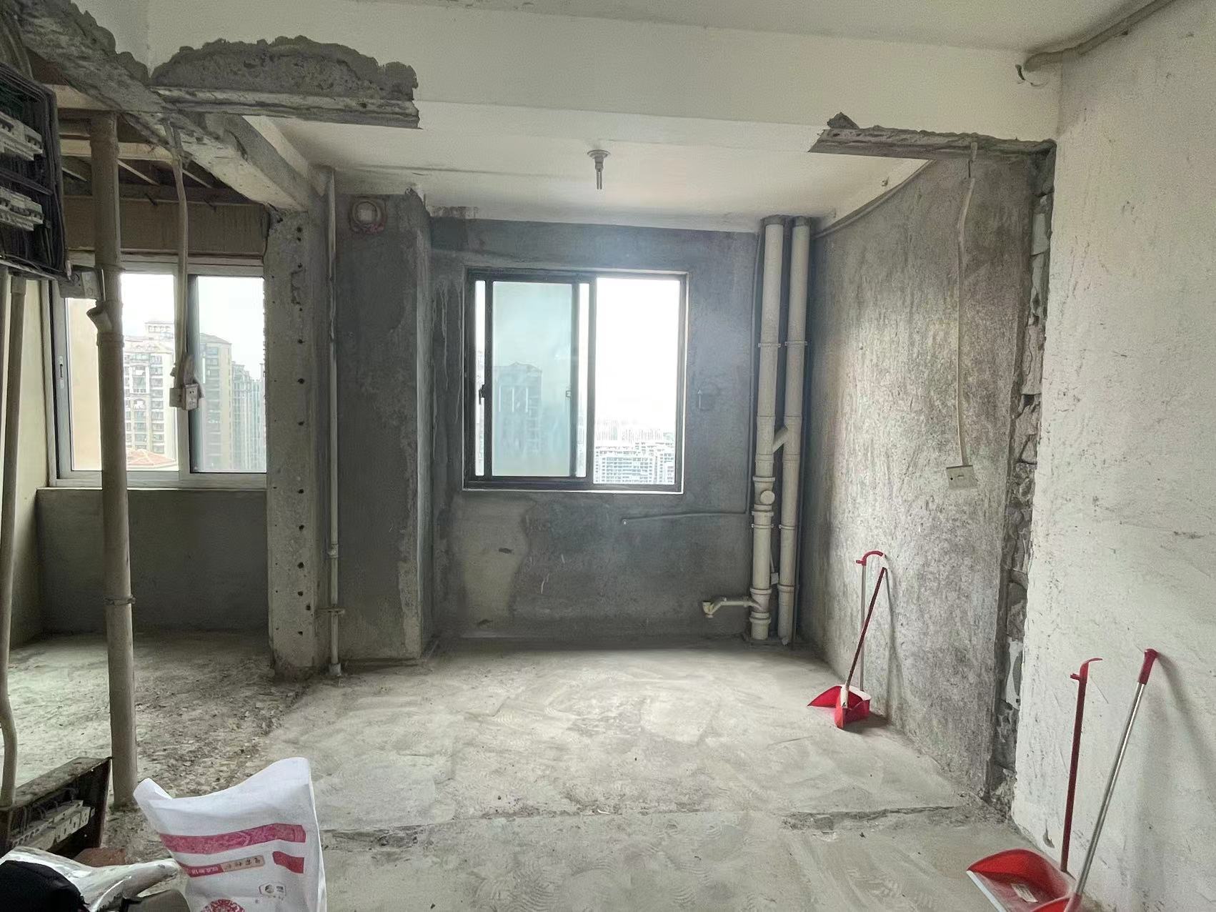 华强城 4室2厅2卫 158m&sup2;