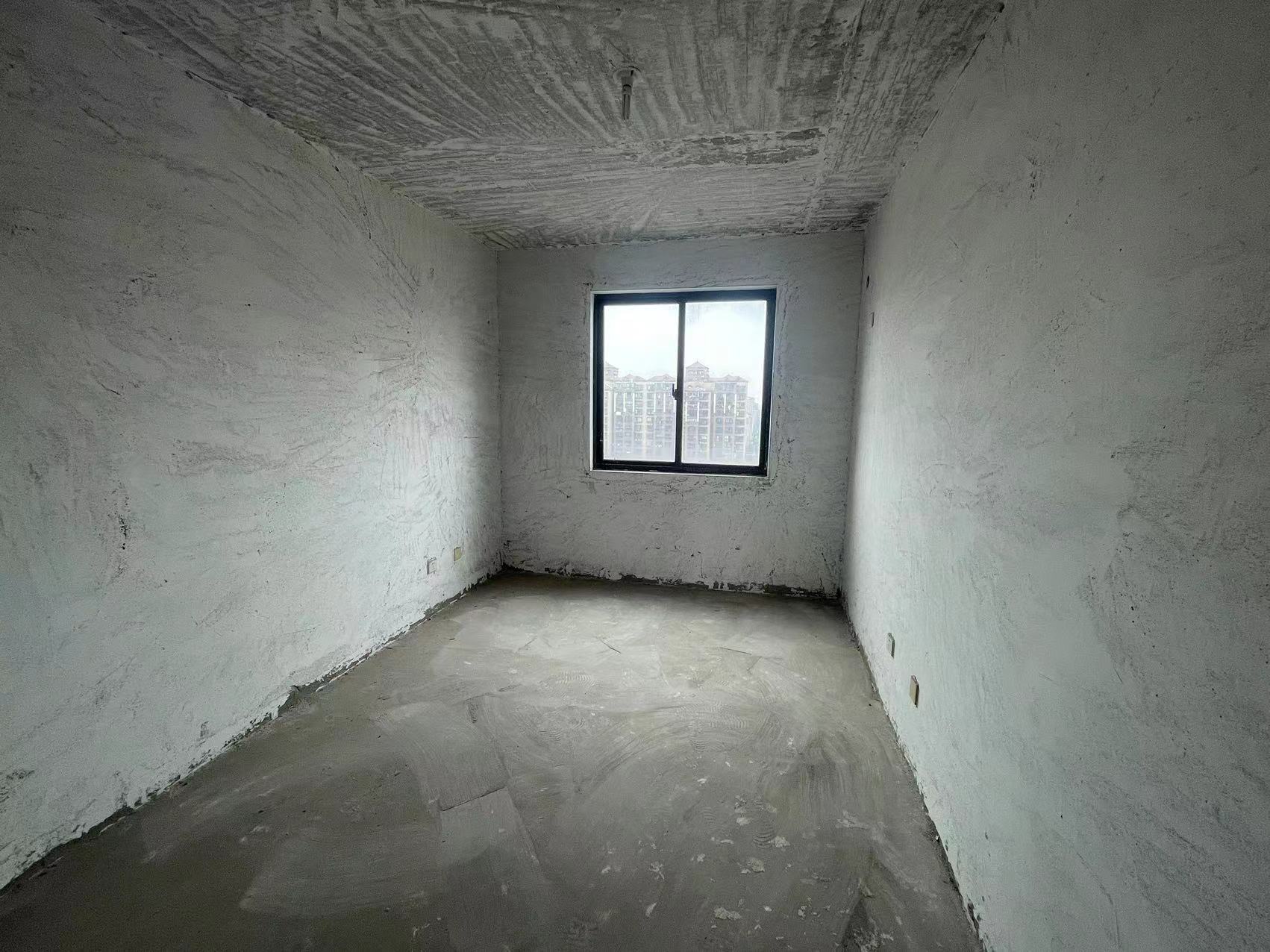 华强城 4室2厅2卫 158m&sup2;