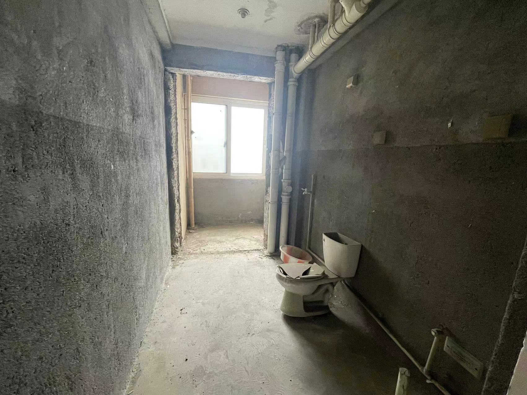华强城 4室2厅2卫 158m&sup2;