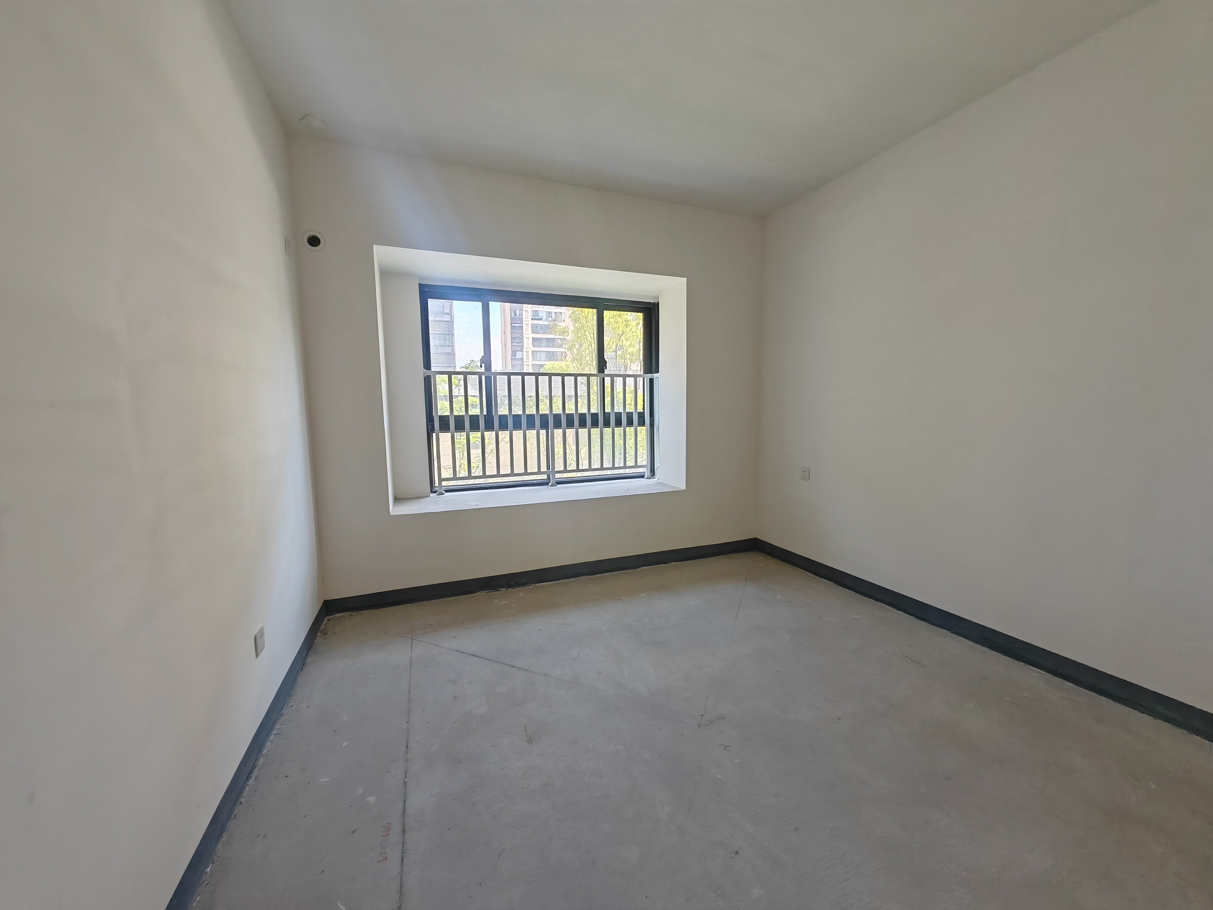 金溪漫花园 4室2厅2卫 142m²