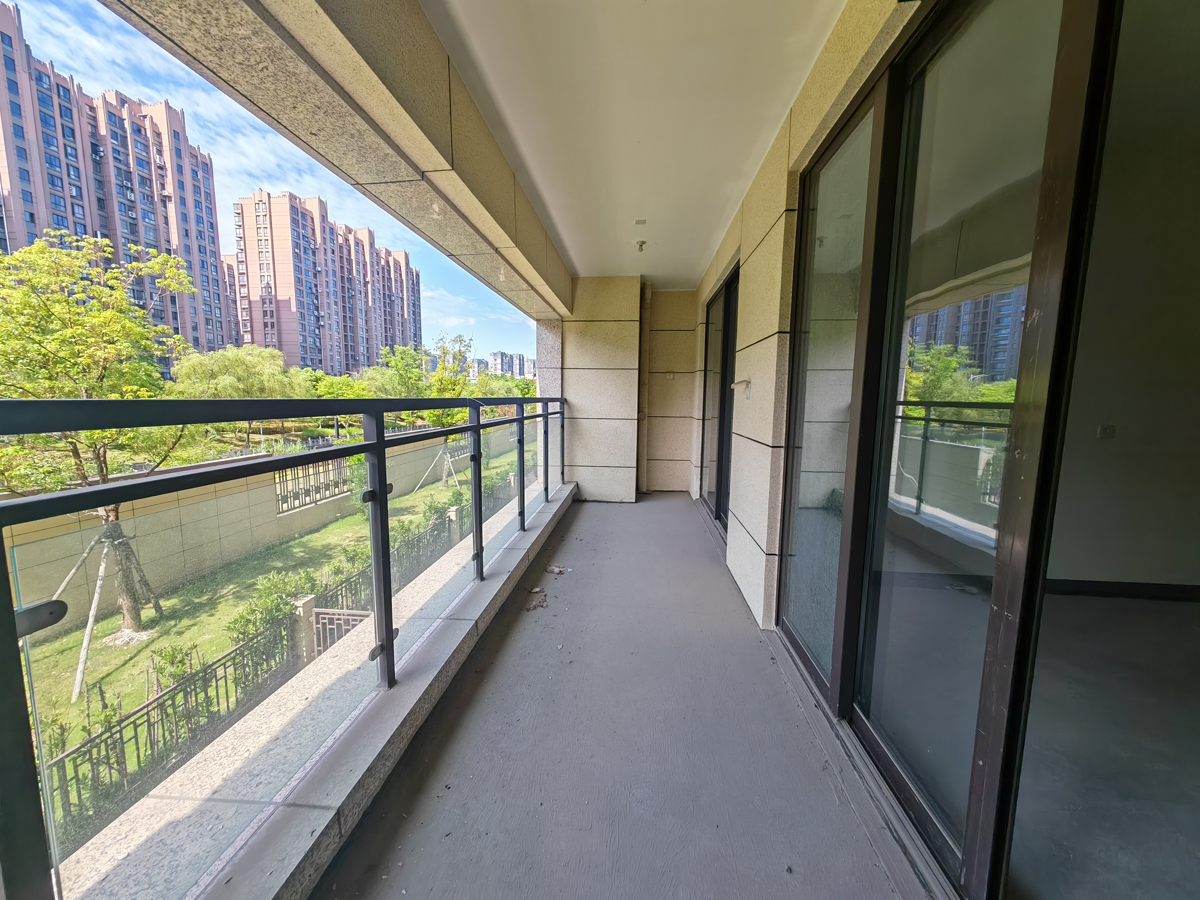 金溪漫花园 4室2厅2卫 142m²