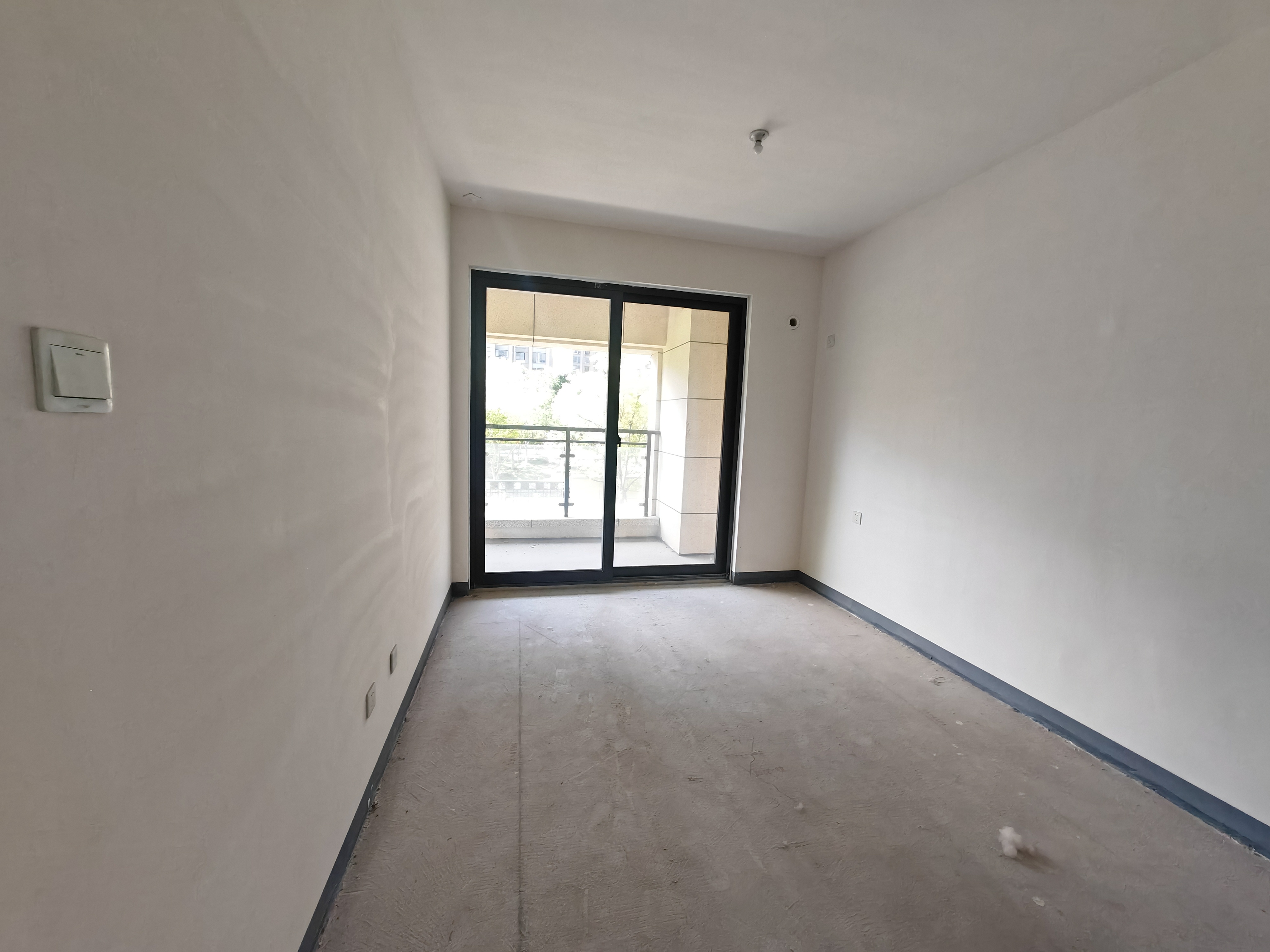 金溪漫花园 4室2厅2卫 142m²