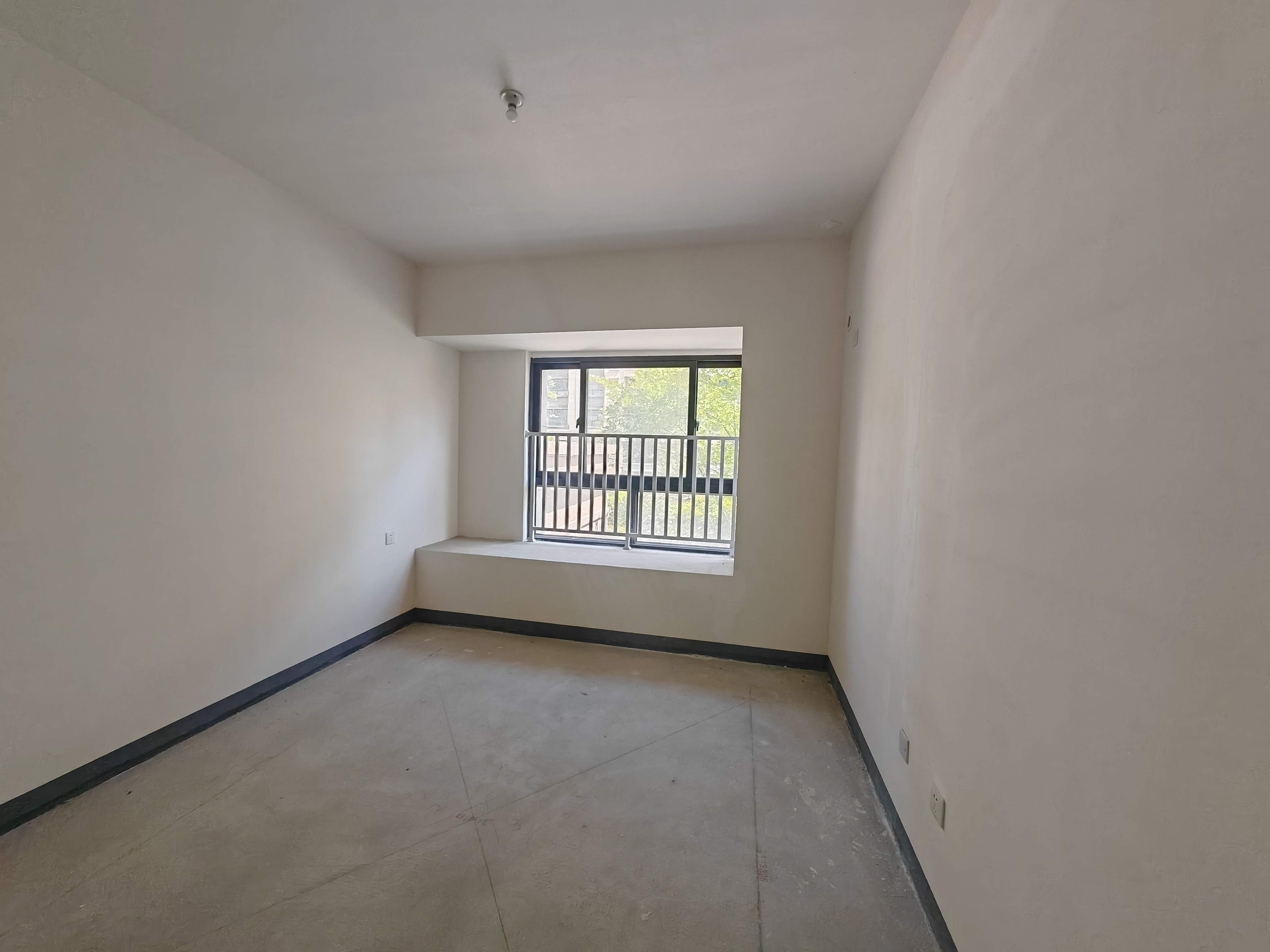 金溪漫花园 4室2厅2卫 142m²
