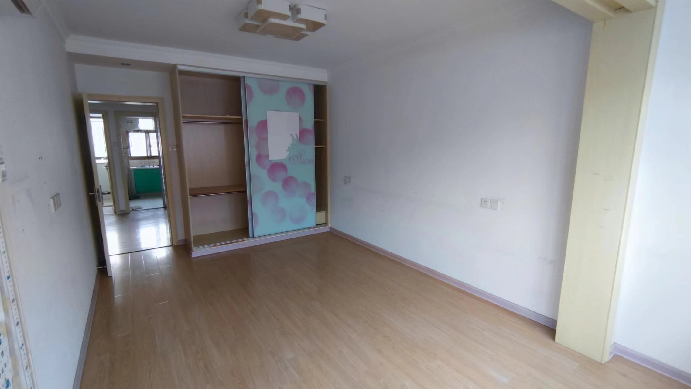 长虹新村 2室1厅1卫 65m&sup2;