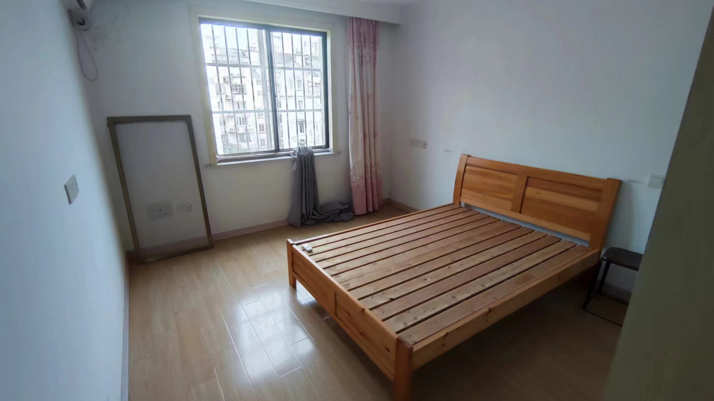 长虹新村 2室1厅1卫 65m&sup2;