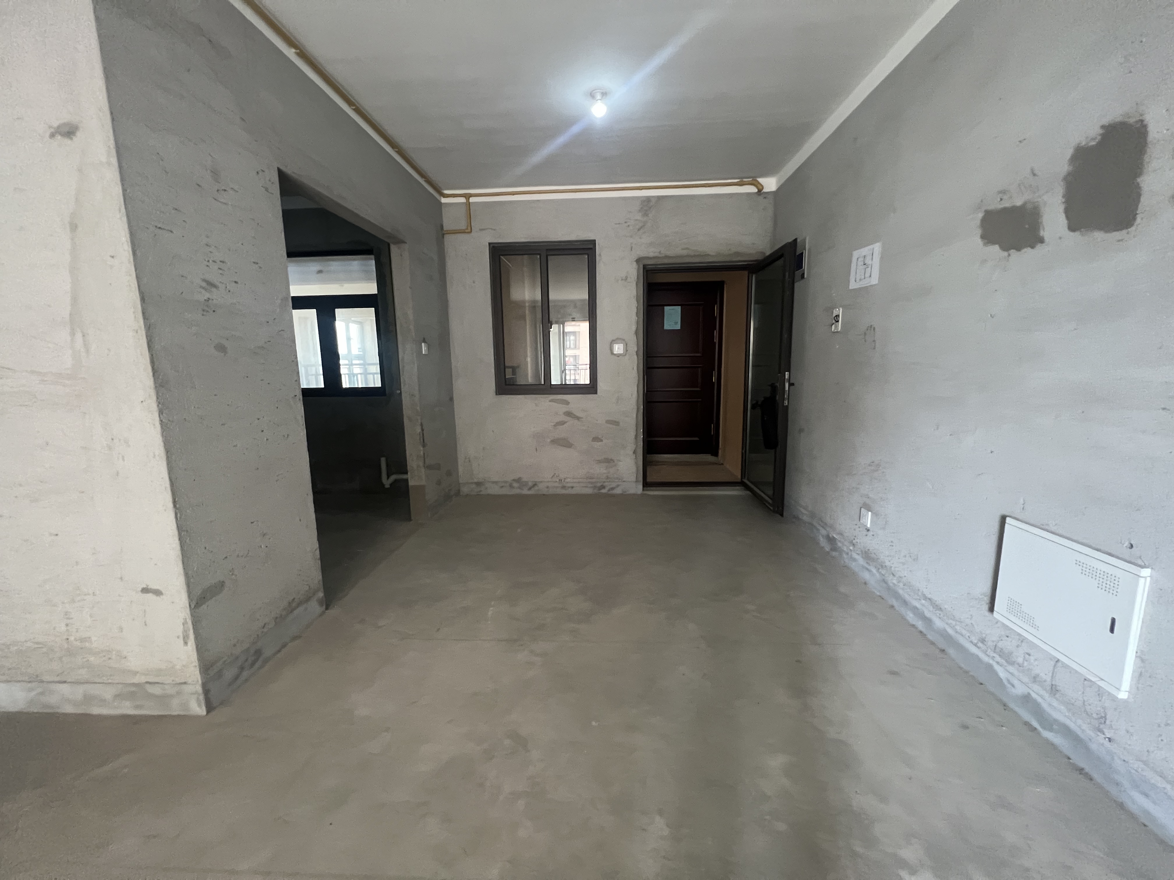 华强城 3室2厅1卫 108.34m²
