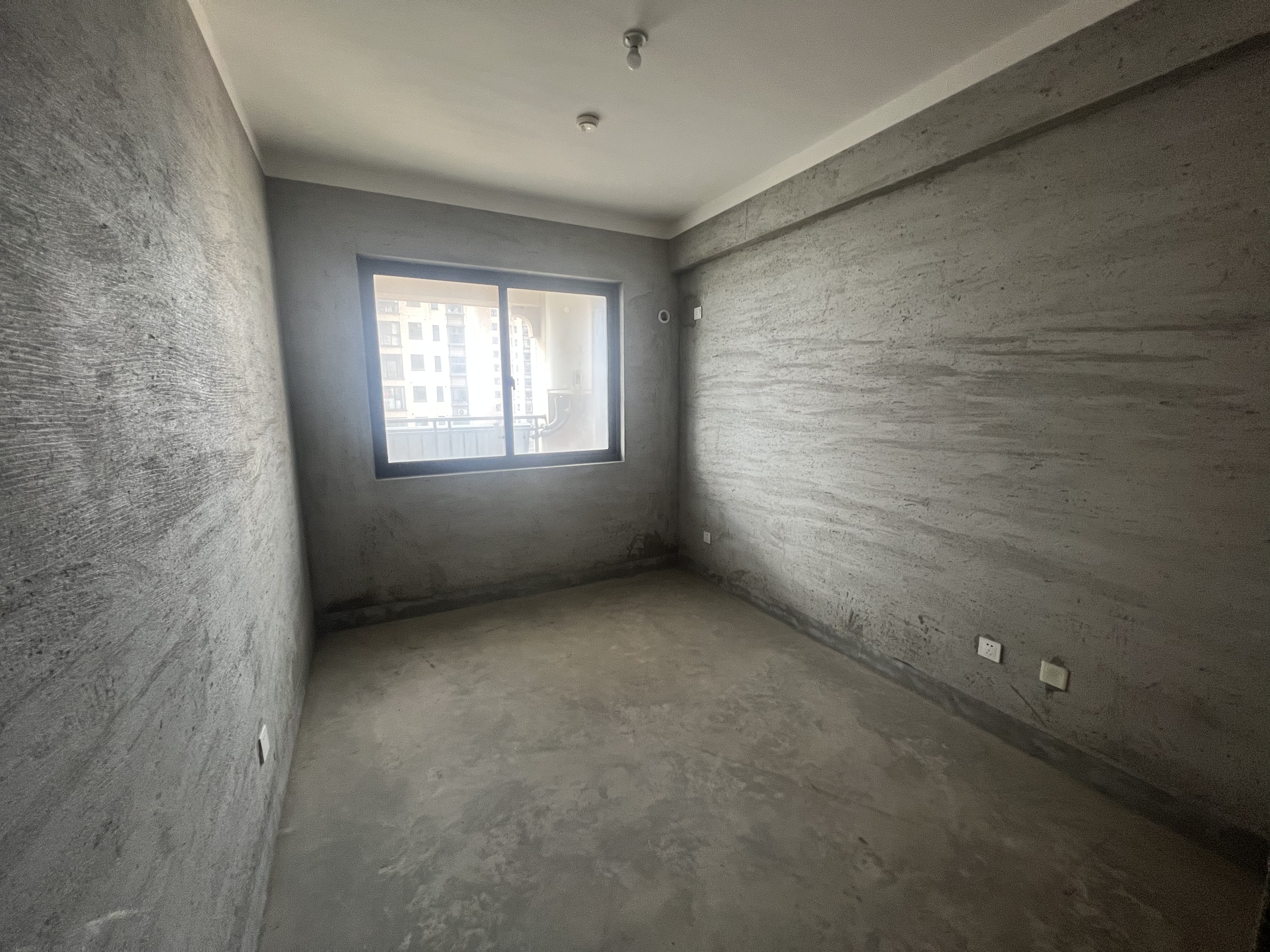 华强城 3室2厅1卫 108.34m²