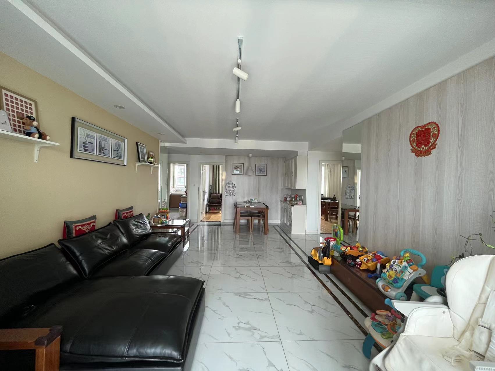濠景仁居 3室2厅1卫 120.37m²