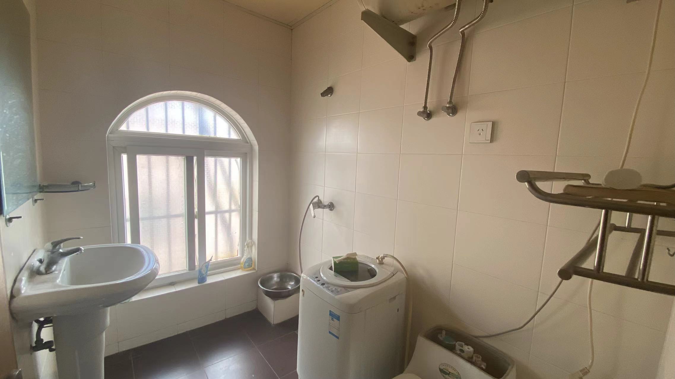 学田东苑 4室2厅2卫 187m&sup2;