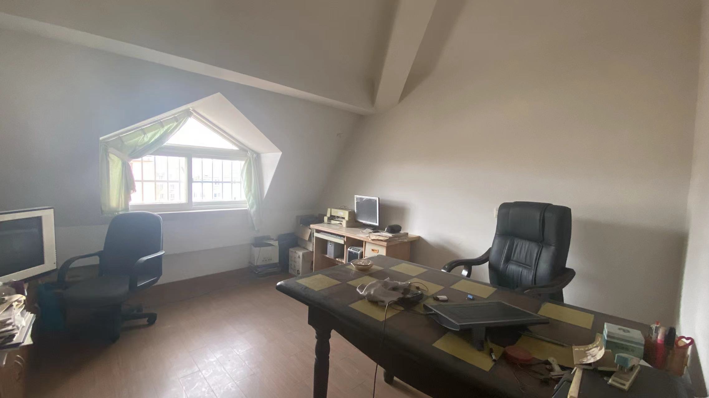 学田东苑 3室1厅1卫 140m&sup2;