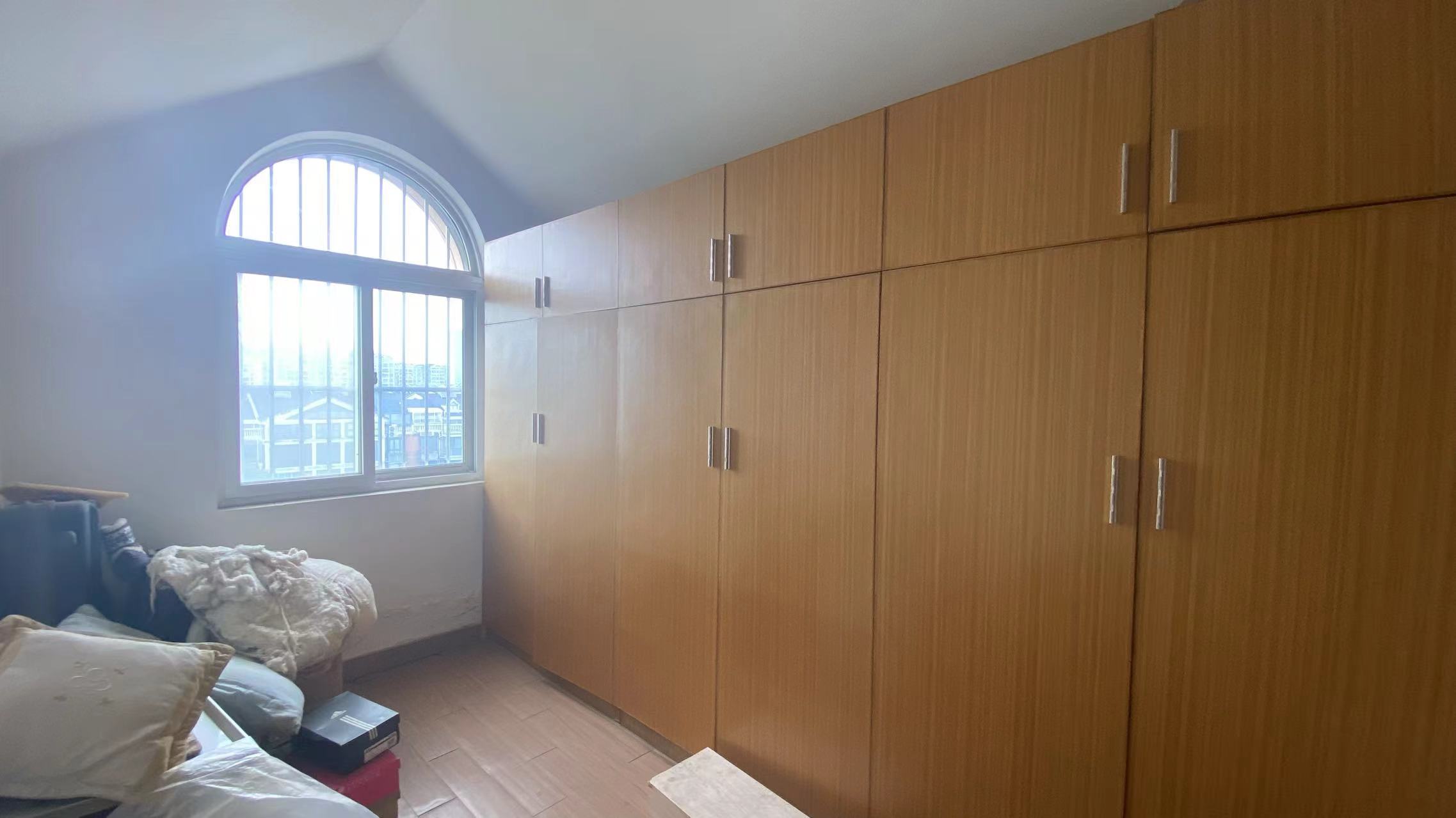 学田东苑 3室1厅1卫 140m&sup2;