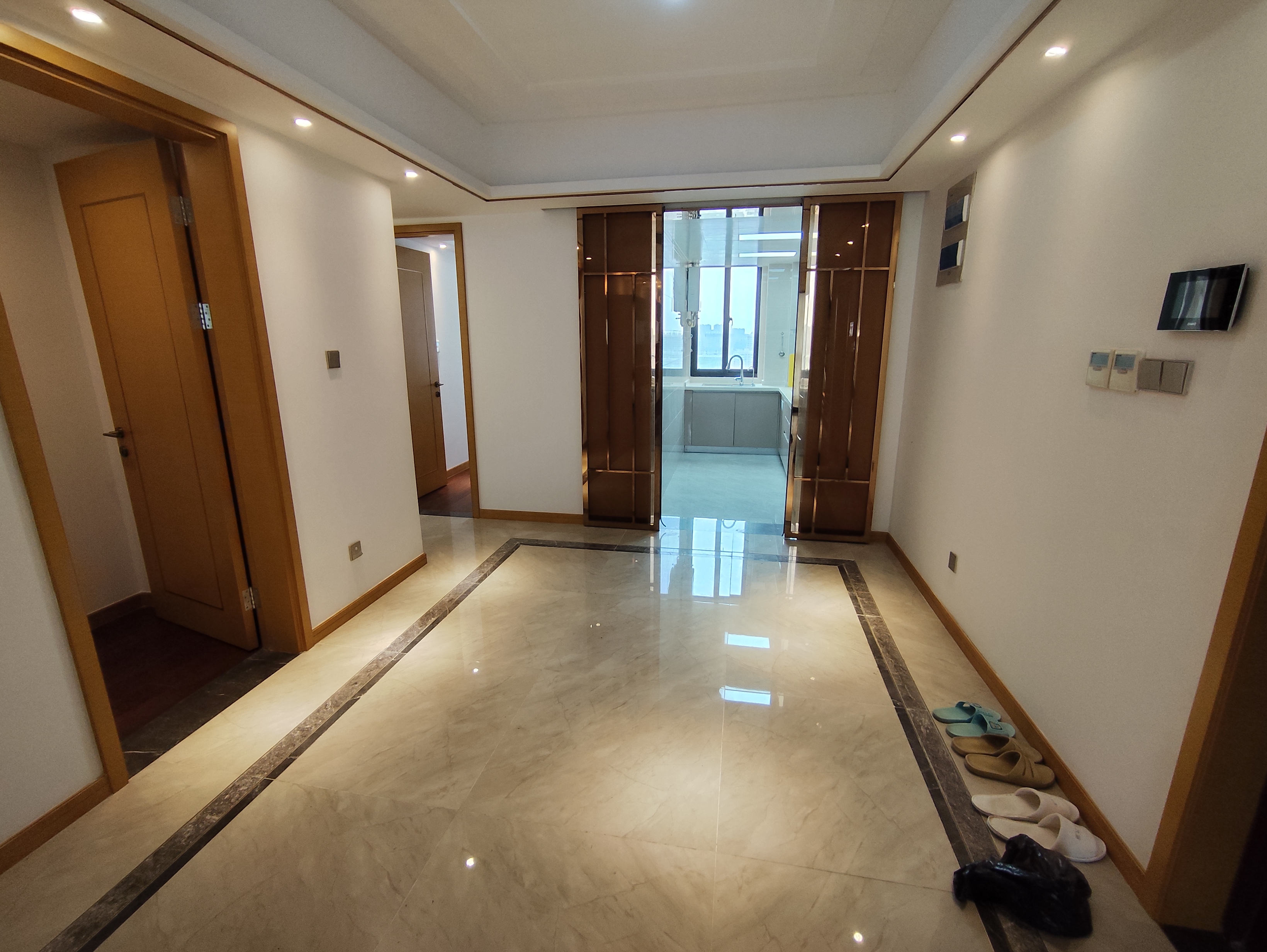 中南世纪花城三期 4室2厅2卫 146m&sup2;