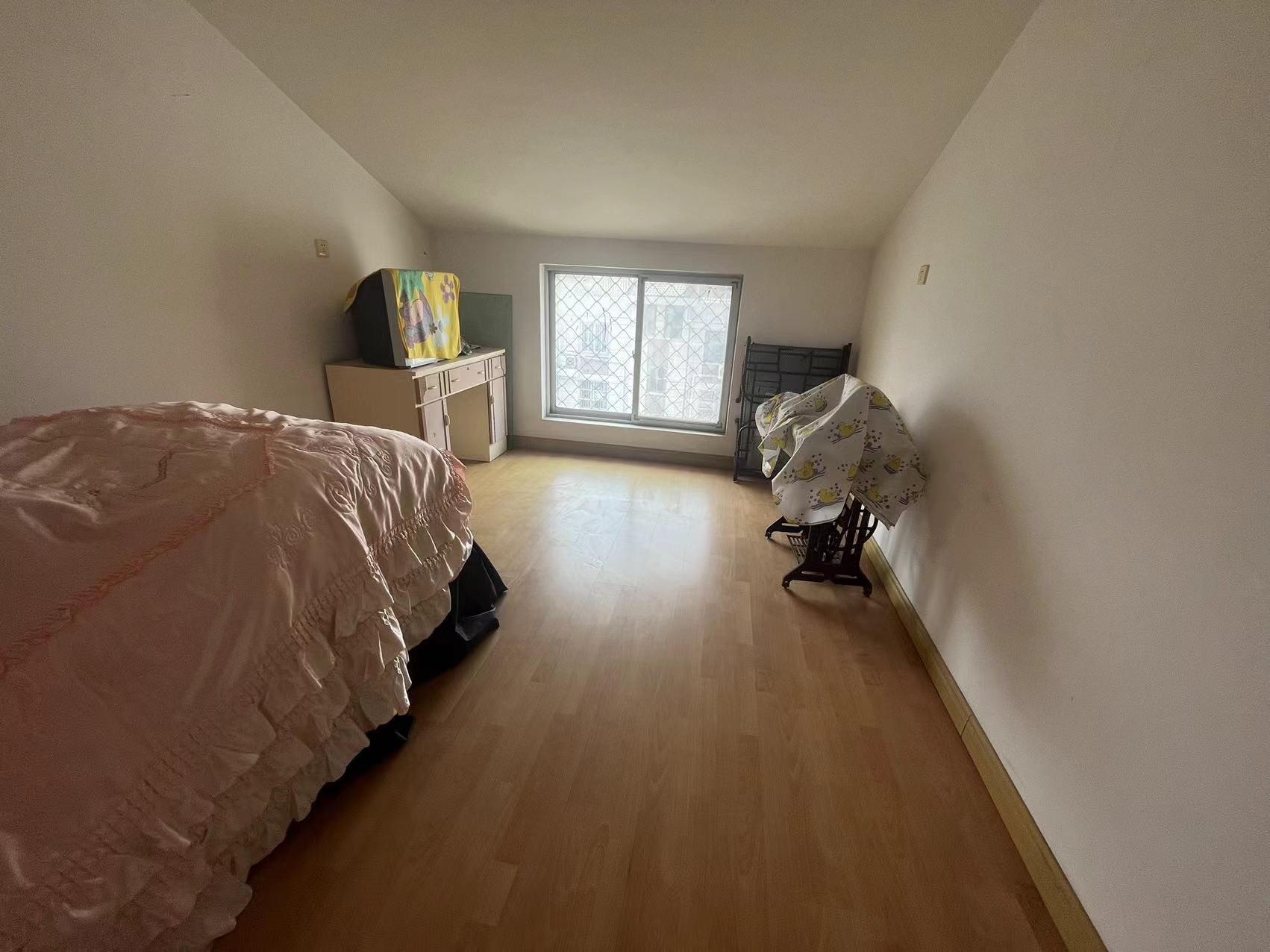 濠西园 5室2厅2卫 133m²