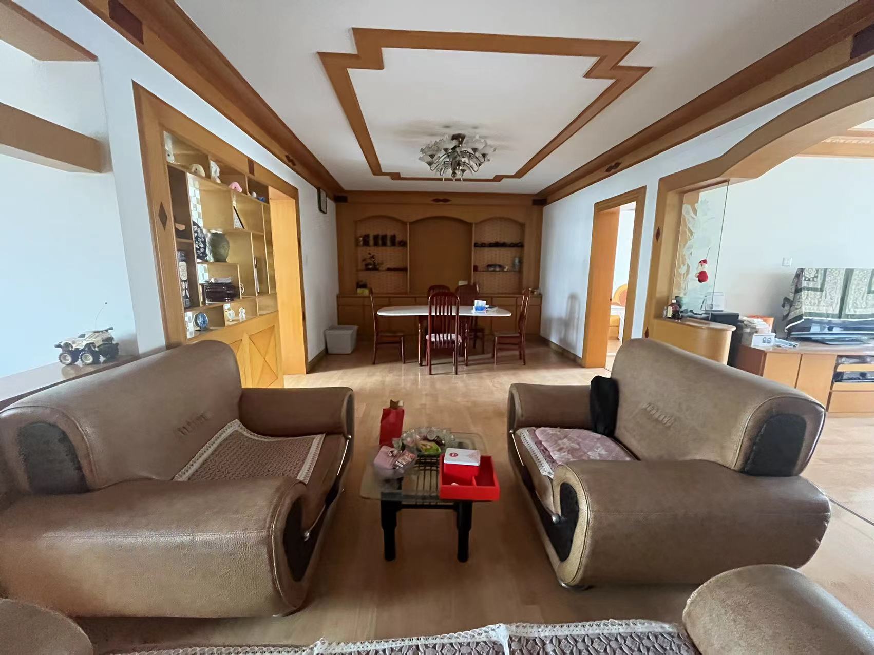 濠西园 5室2厅2卫 133m²