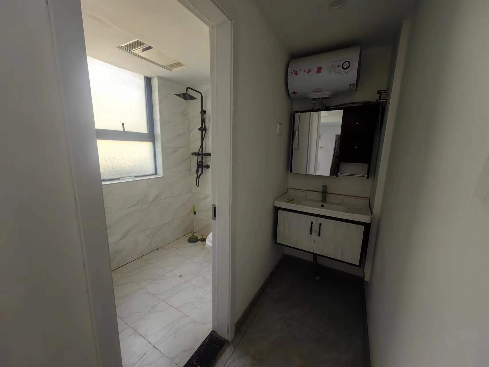同和嘉苑北区 2室2厅1卫 100m&sup2;