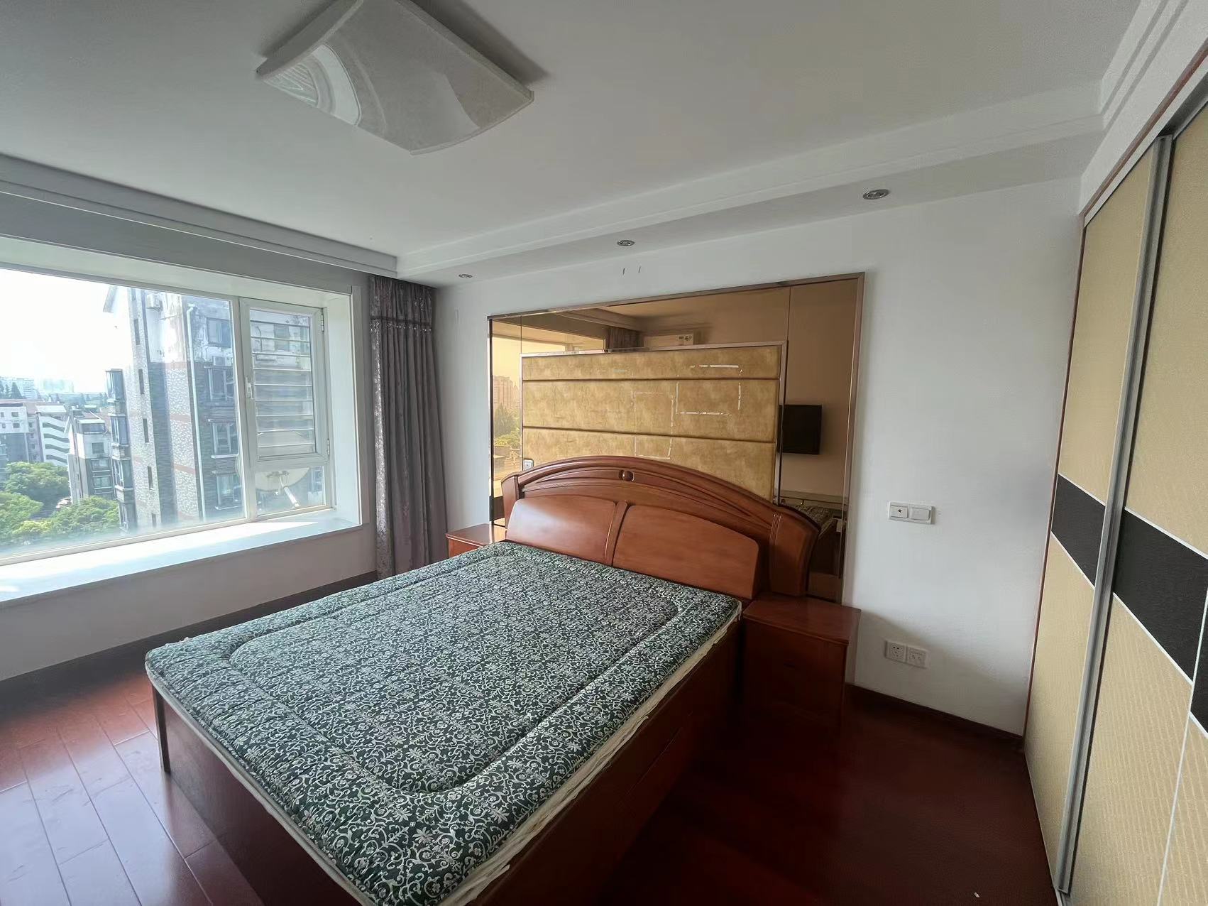 江海名苑南区 3室2厅2卫 157m&sup2;
