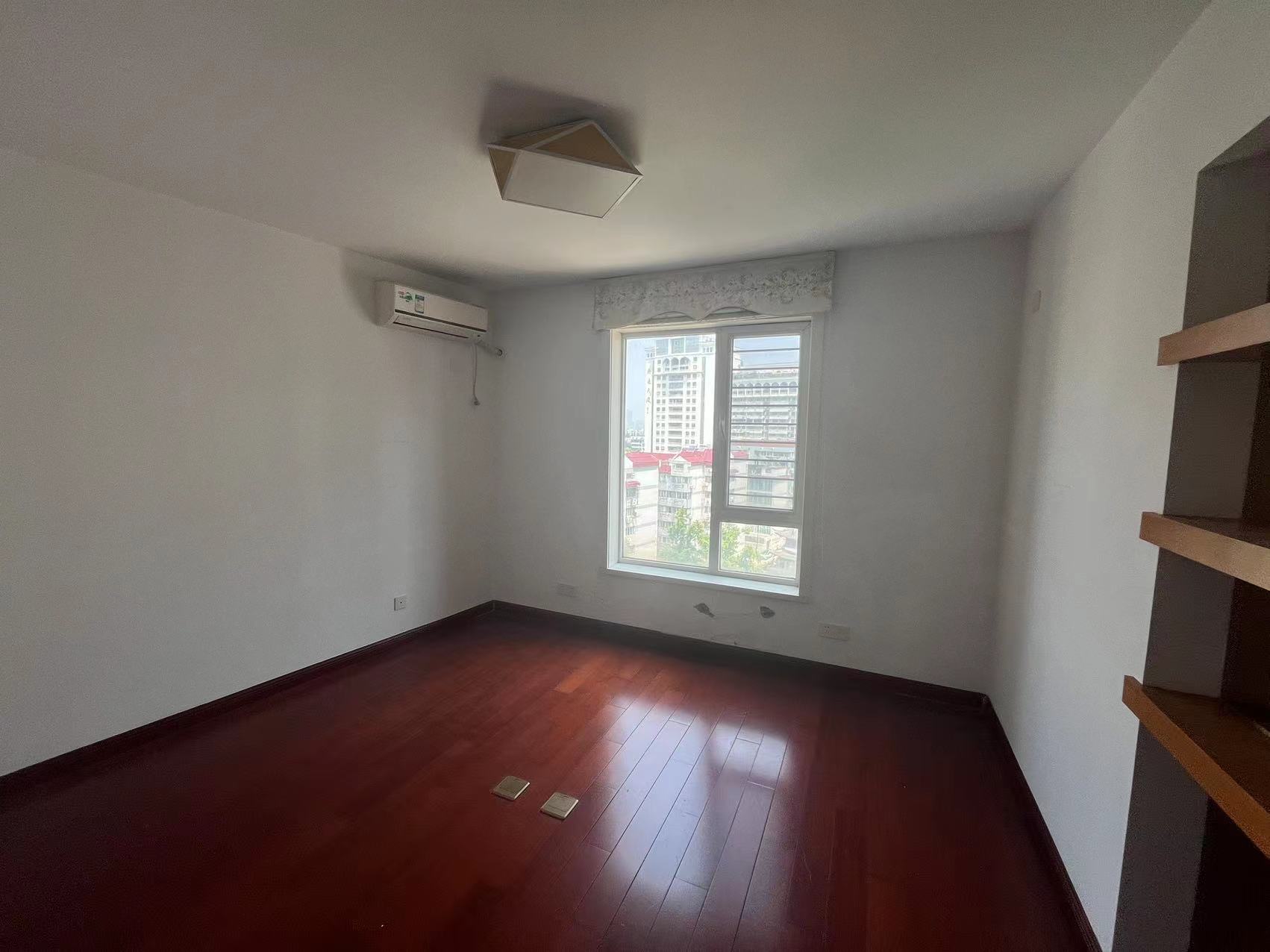 江海名苑南区 3室2厅2卫 157m&sup2;