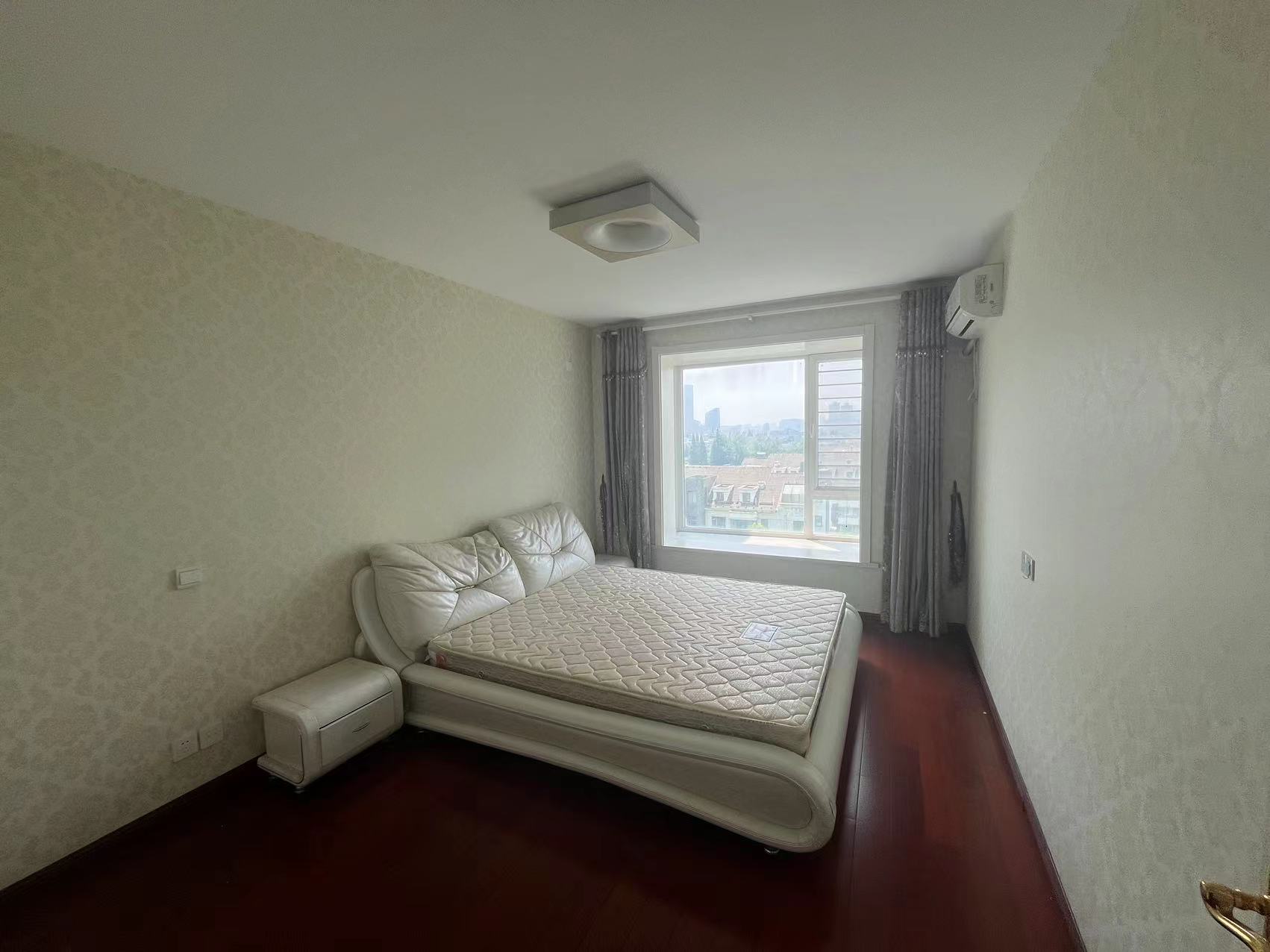 江海名苑南区 3室2厅2卫 157m&sup2;