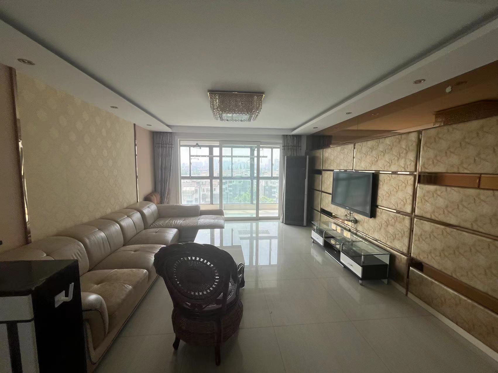 江海名苑南区 3室2厅2卫 157m&sup2;