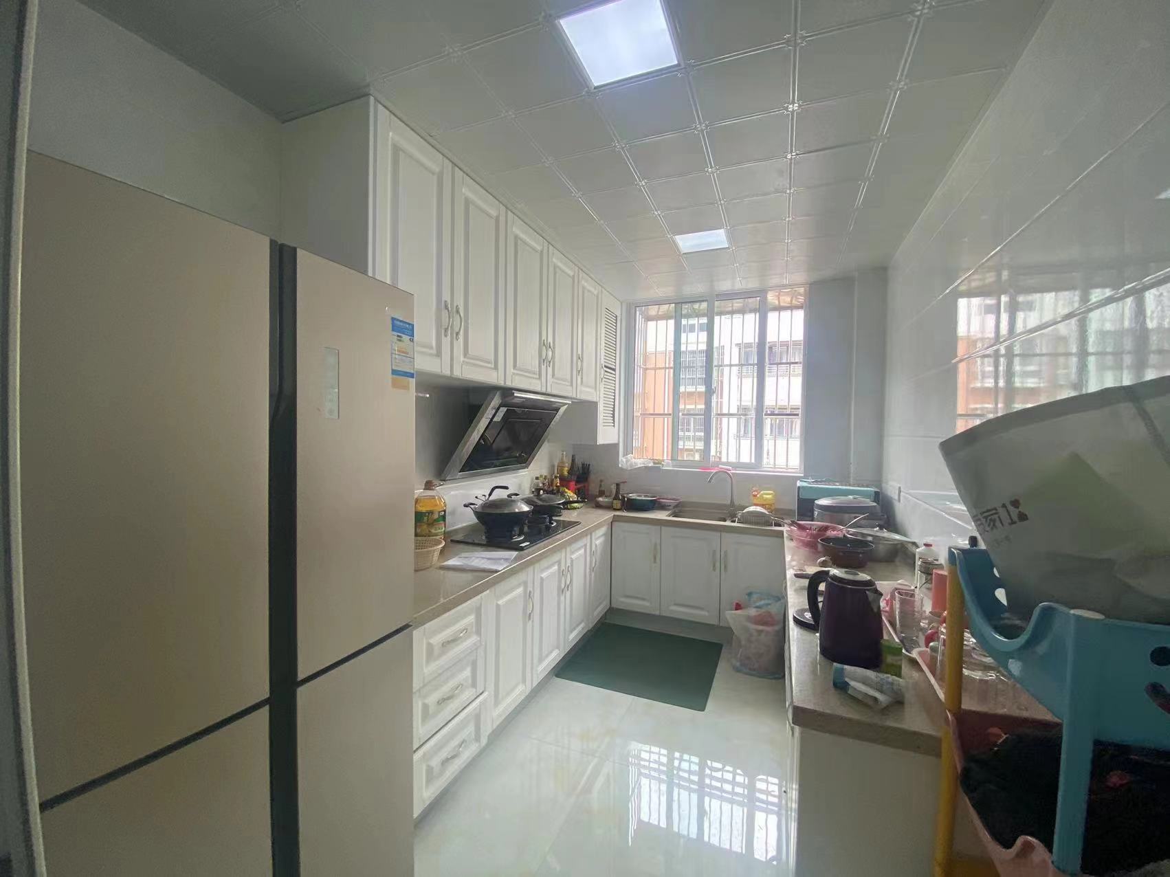 果园名居 3室2厅2卫 126m²