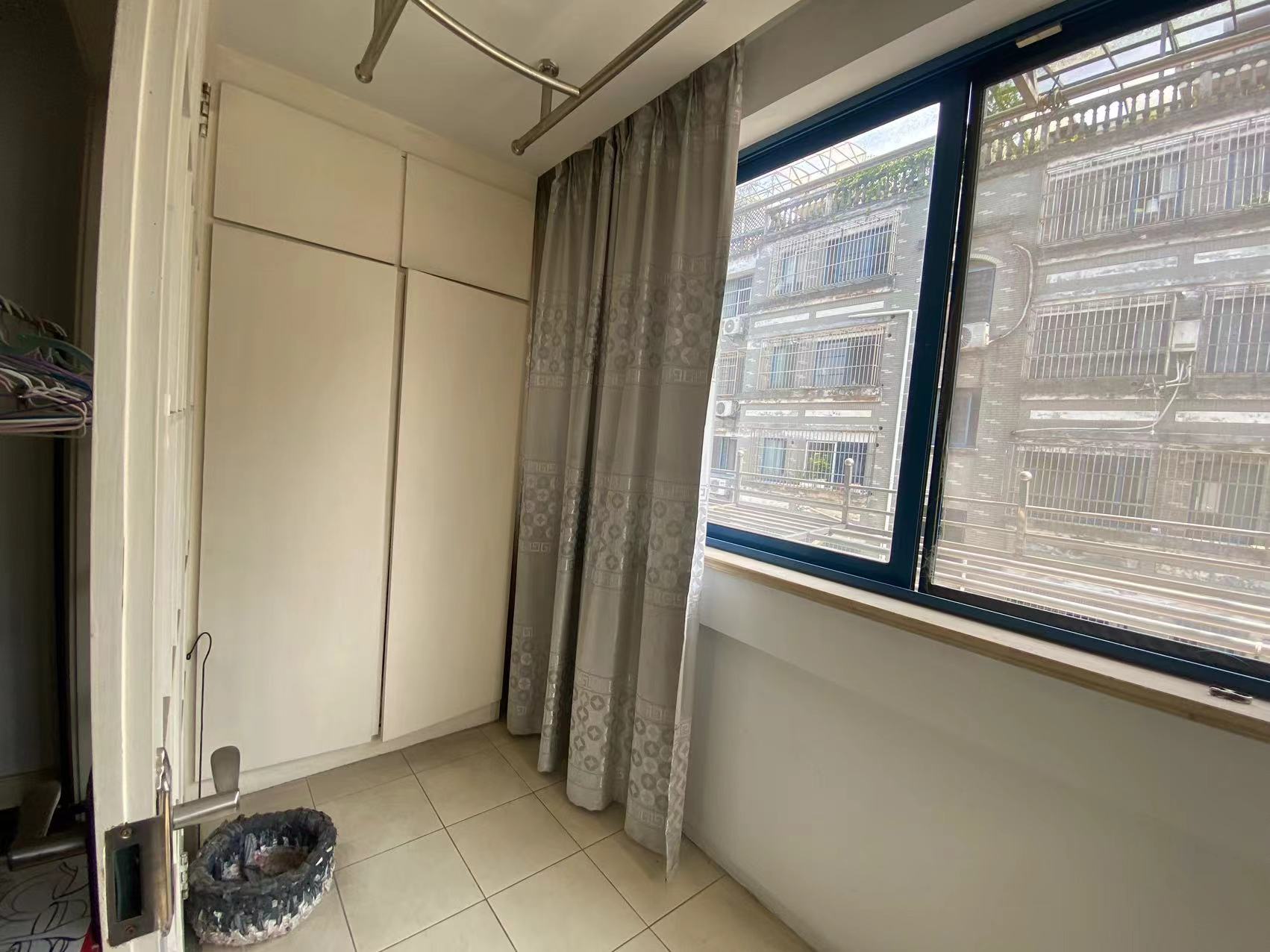 新建路新村(新建花苑) 3室2厅1卫 109.20m²