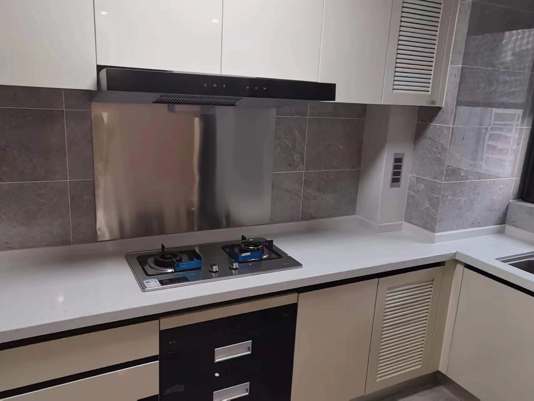 远创东樾 4室2厅3卫 210.28m&sup2;