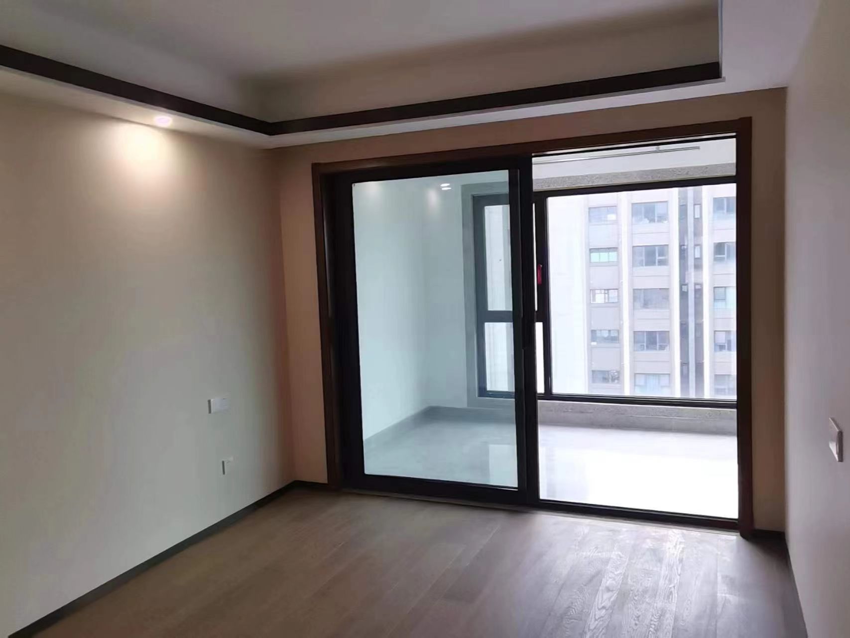 远创东樾 4室2厅3卫 210.28m&sup2;