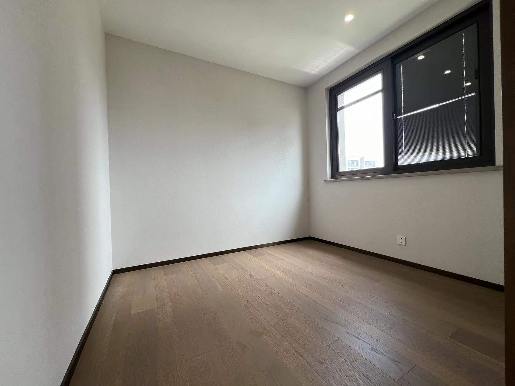 远创东樾 4室2厅3卫 210.28m&sup2;