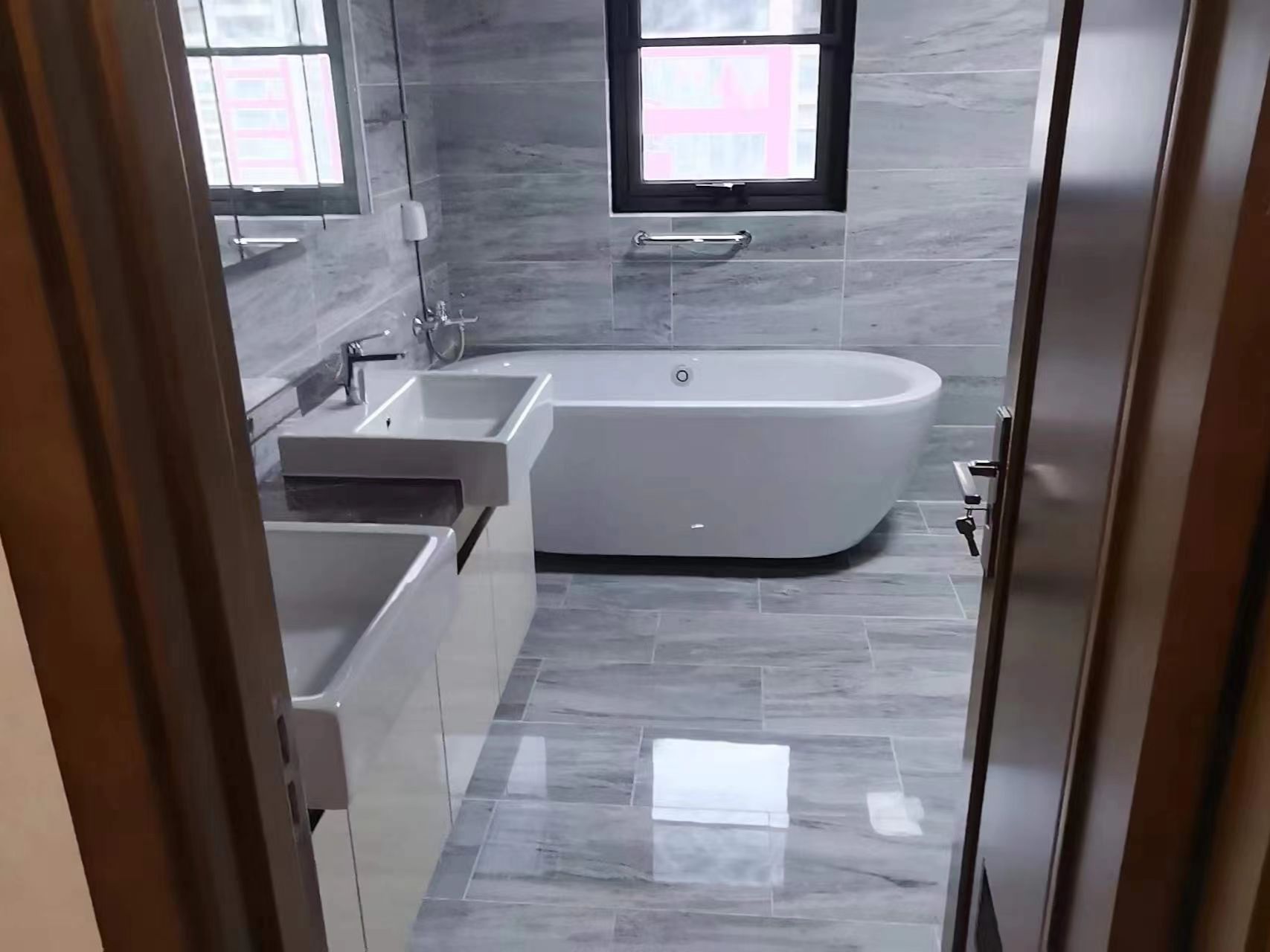 远创东樾 4室2厅3卫 210.28m&sup2;