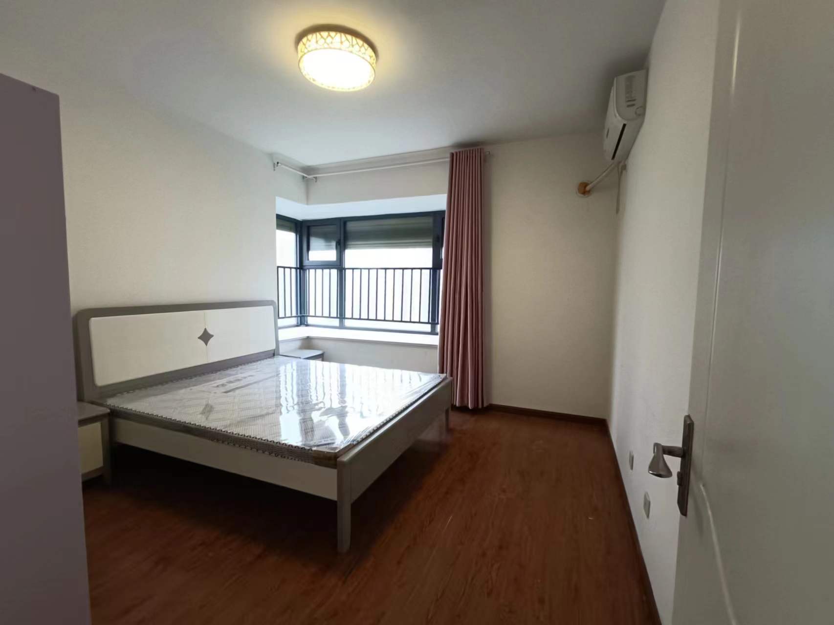 万达华府 4室2厅1卫 143.00m&sup2;