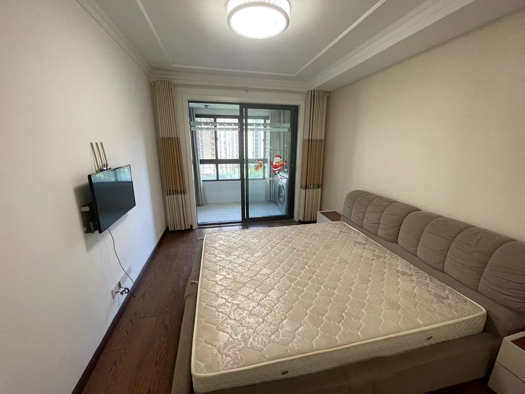 保利香槟国际 3室2厅2卫 136.77m²