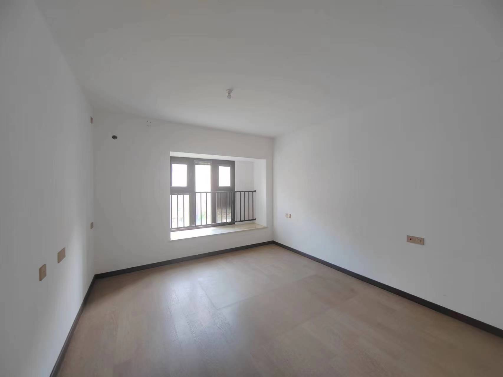 卓越万科新都会 3室2厅2卫 121.00m&sup2;