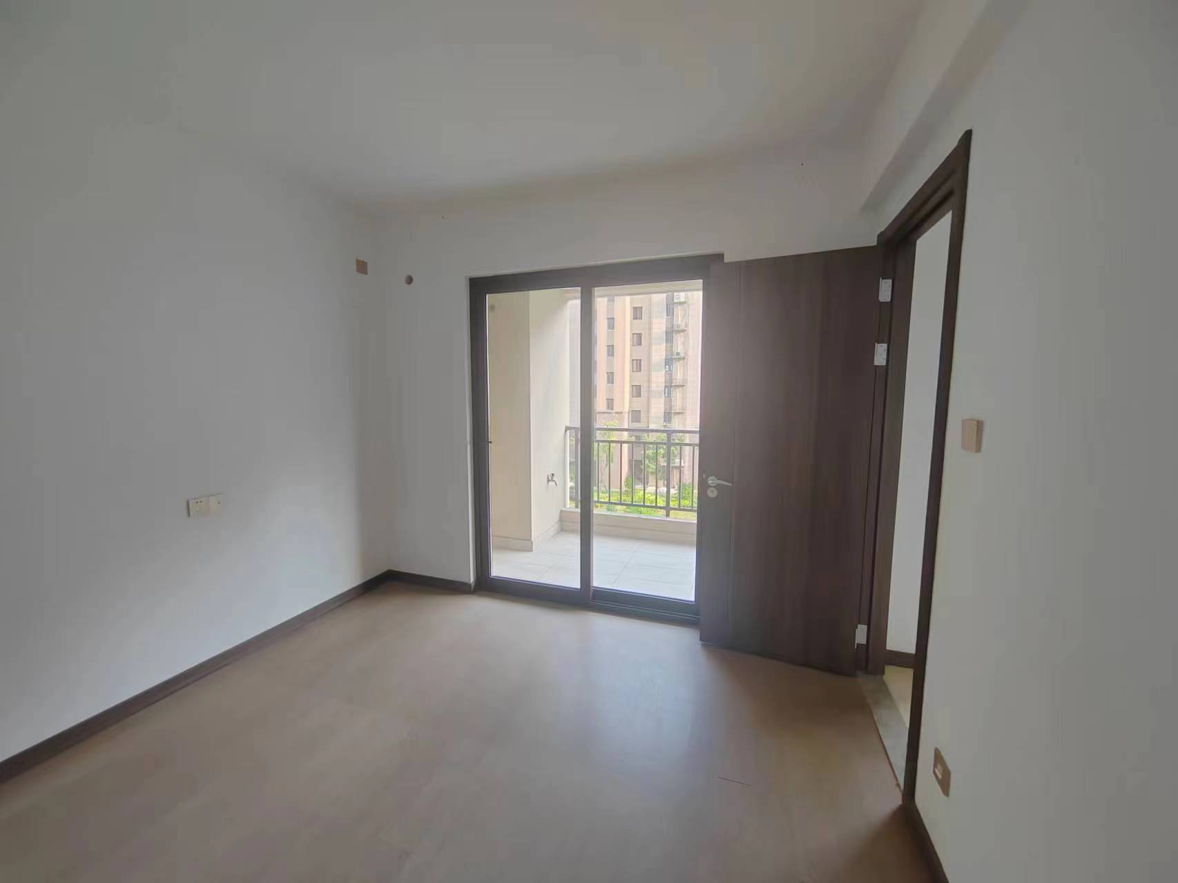 卓越万科新都会 3室2厅2卫 121.00m&sup2;