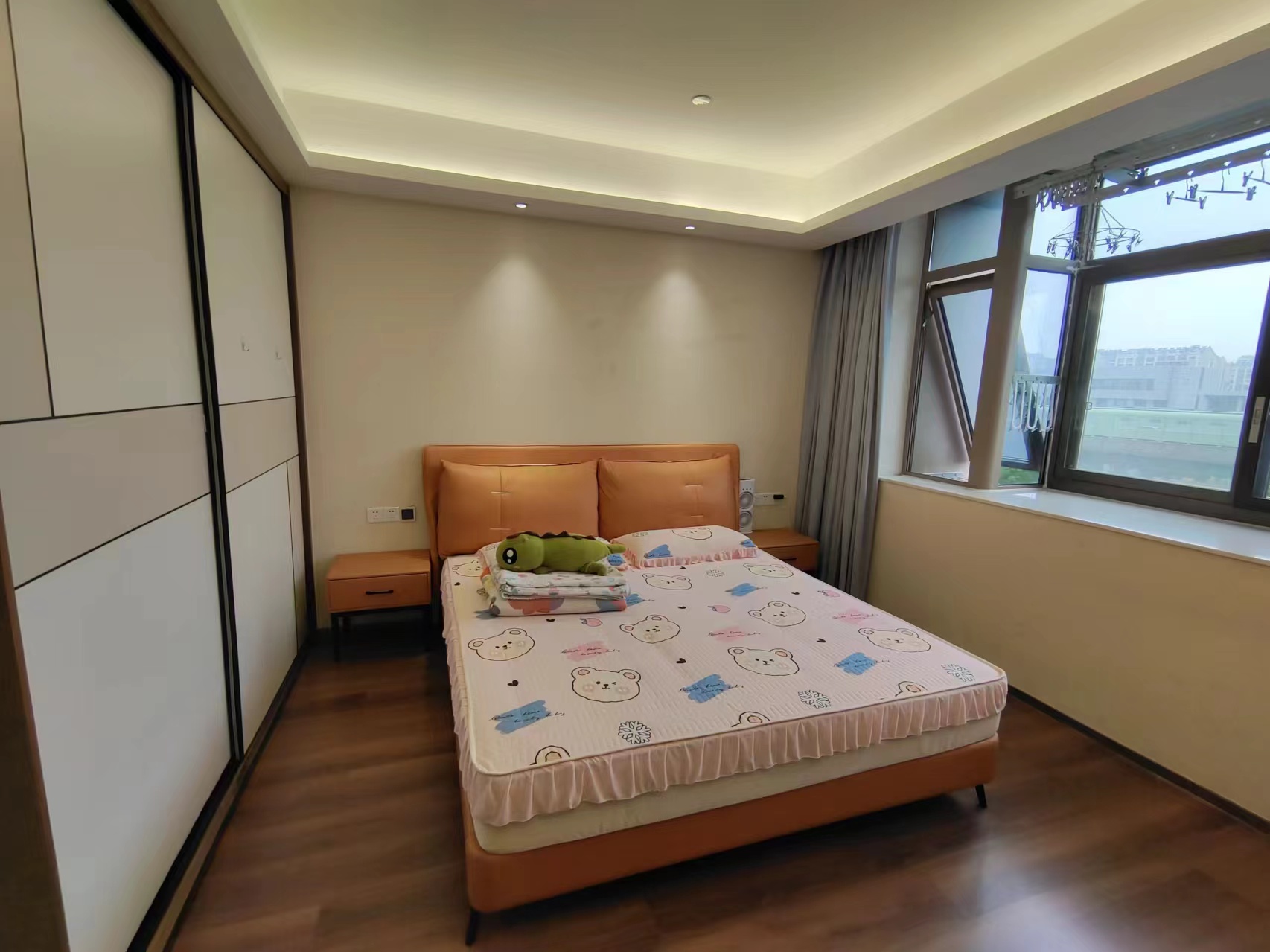 中港金座 1室1厅1卫 43m²