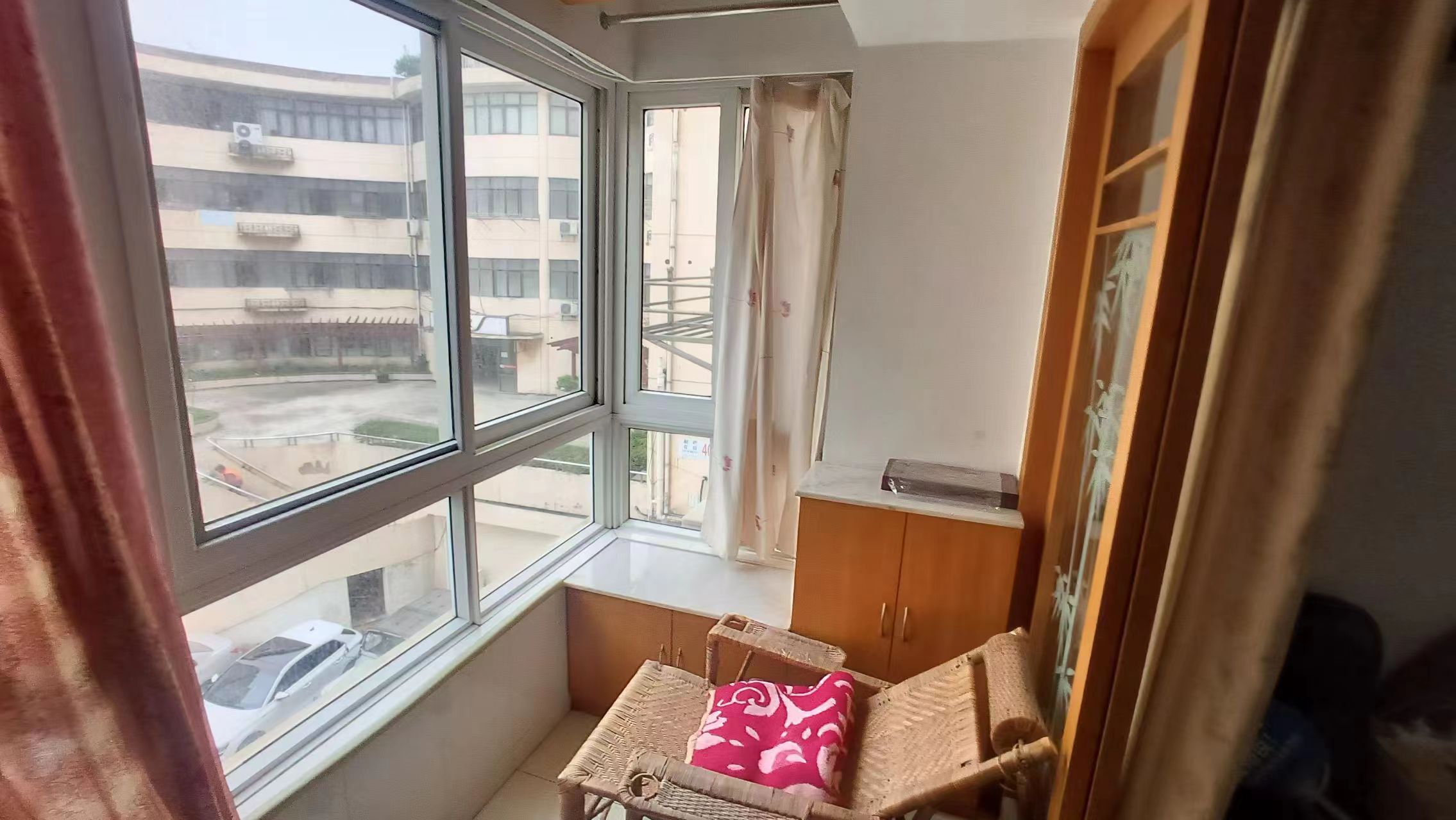 朝晖花园 5室2厅2卫 209.00m&sup2;