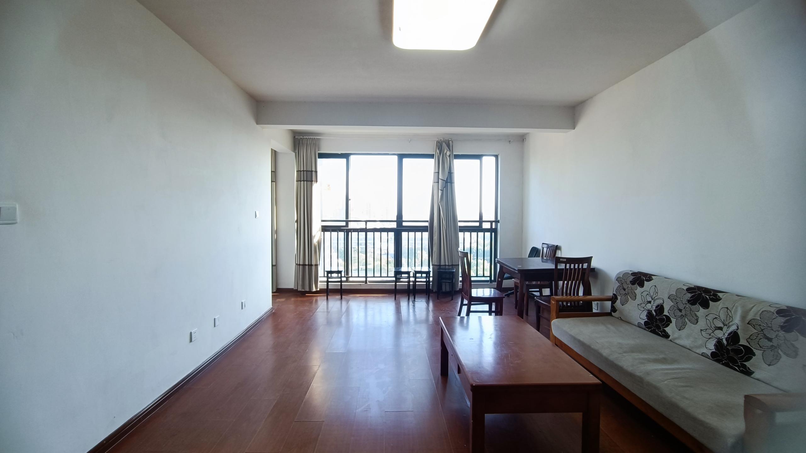 湖畔天下 3室2厅1卫 129m²