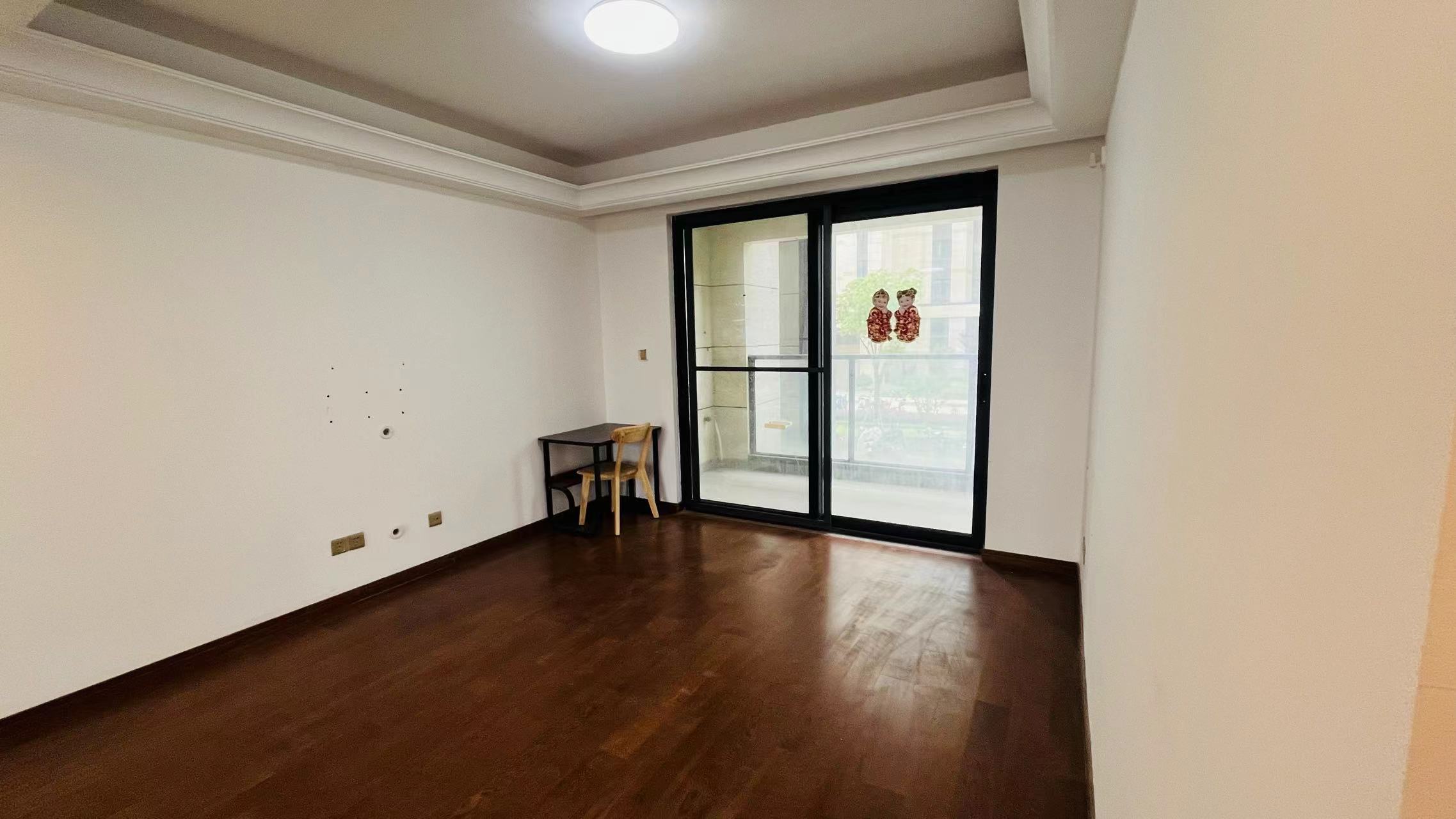 雍华府 3室2厅2卫 114m&sup2;