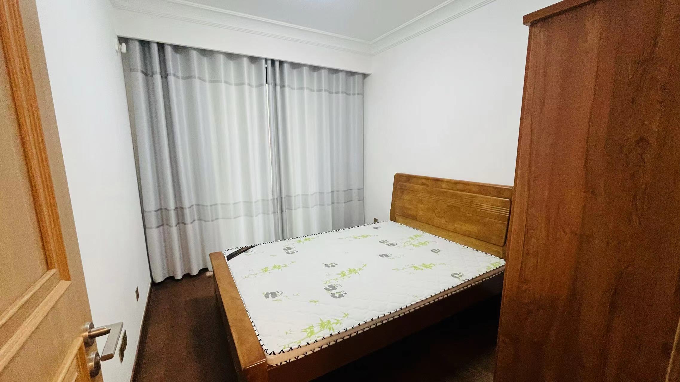 雍华府 3室2厅2卫 114m&sup2;