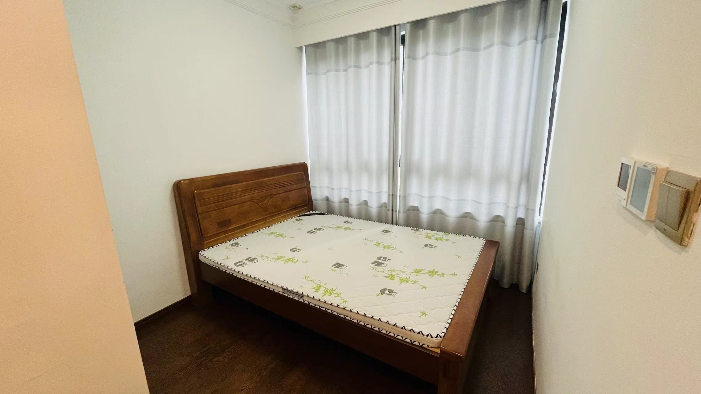 雍华府 3室2厅2卫 114m&sup2;