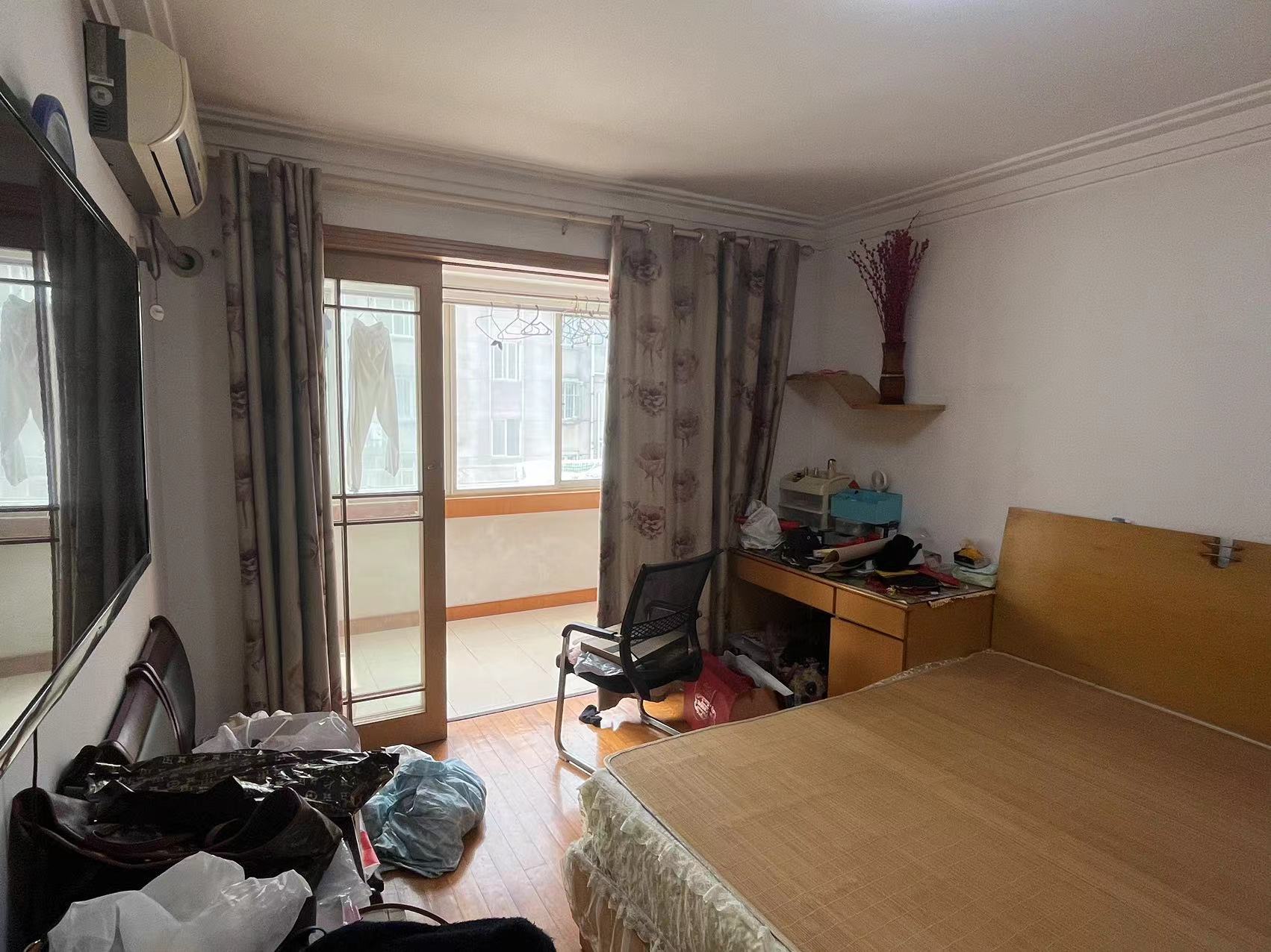 龙王桥新村 3室2厅1卫 132m&sup2;