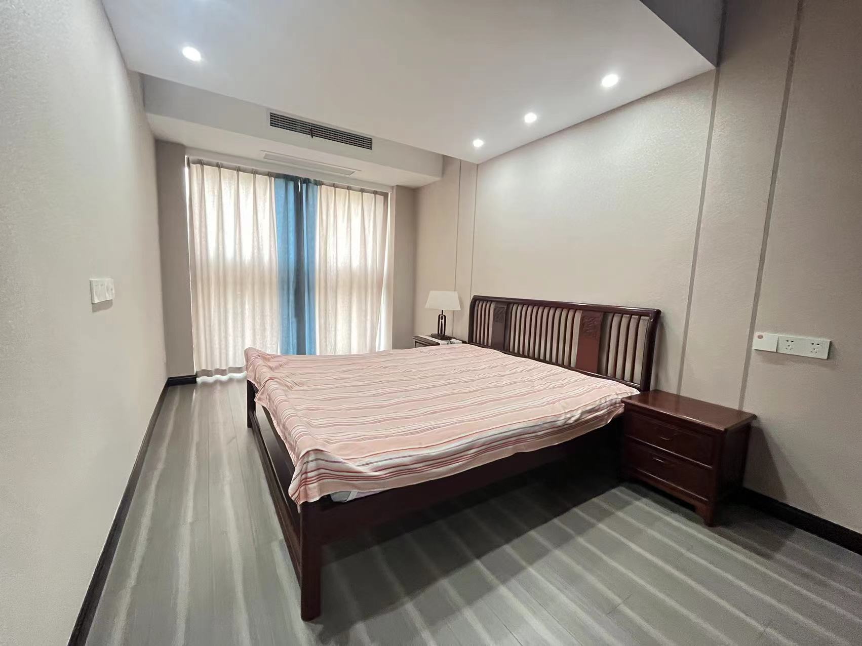 华强城 3室2厅2卫 125.77m&sup2;